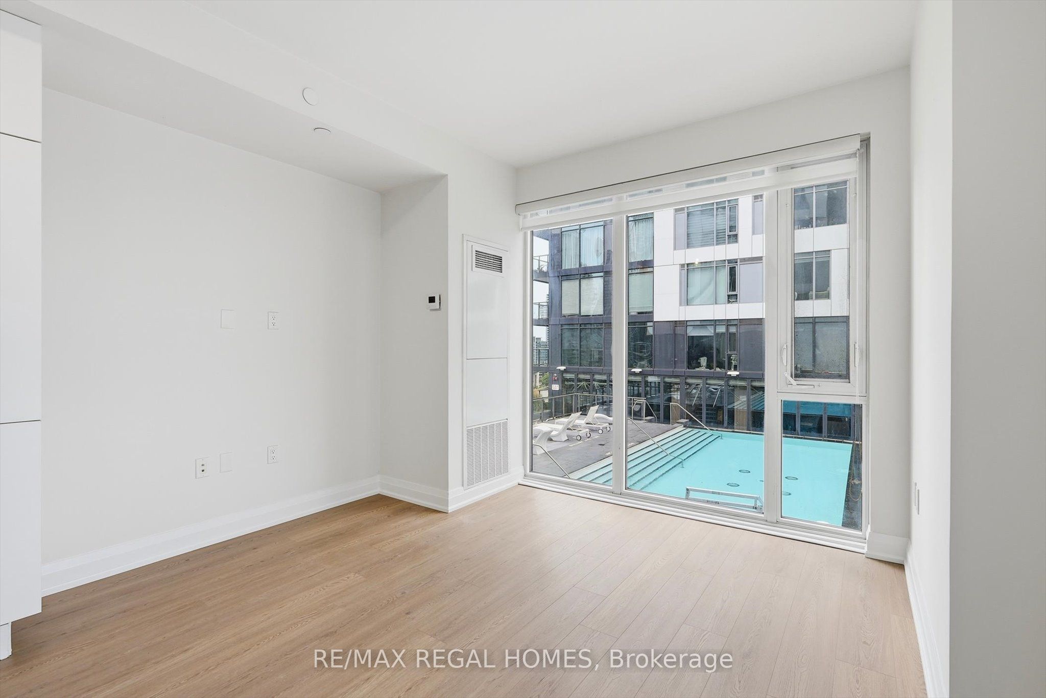 576 Front Street W 1008E, Toronto, ON M5V 0P8 photo 5