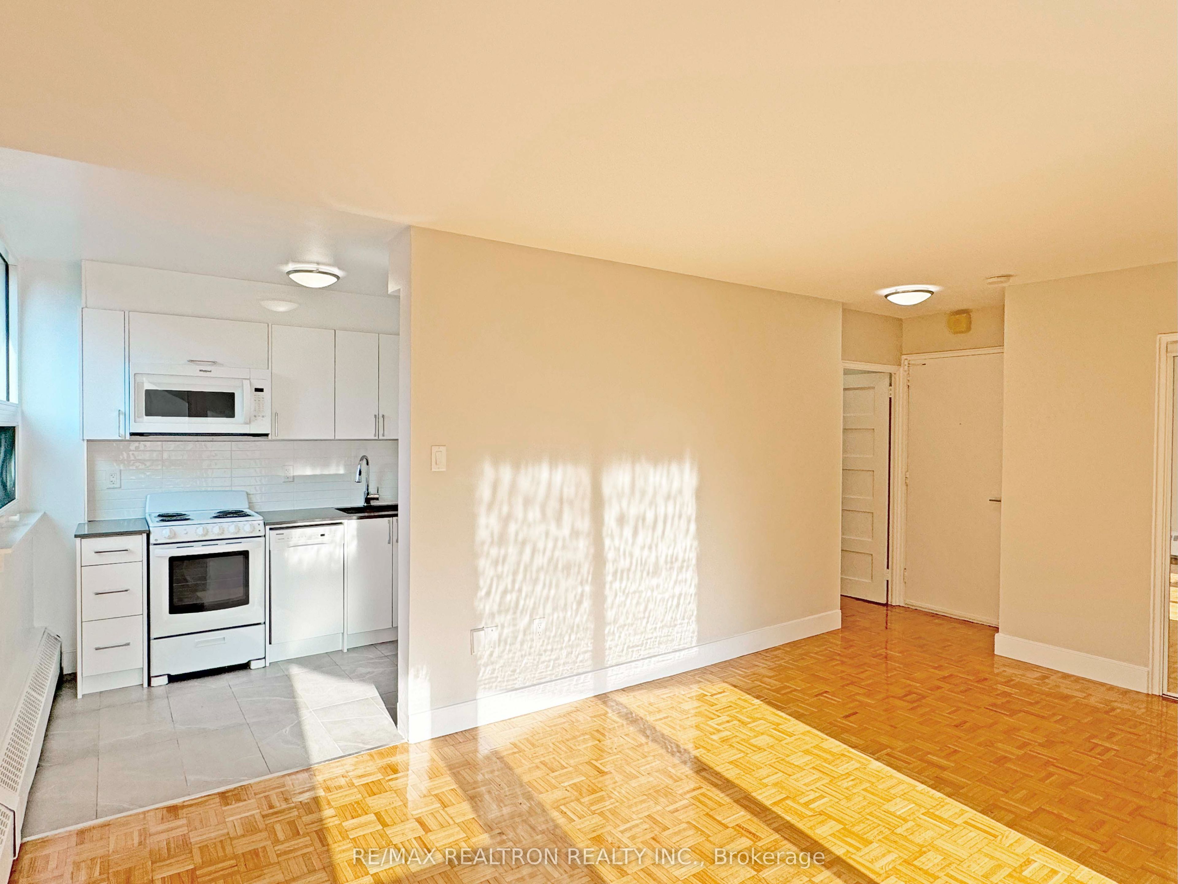 485 Huron Street 1203, Toronto, ON M5R 2R5 photo 2