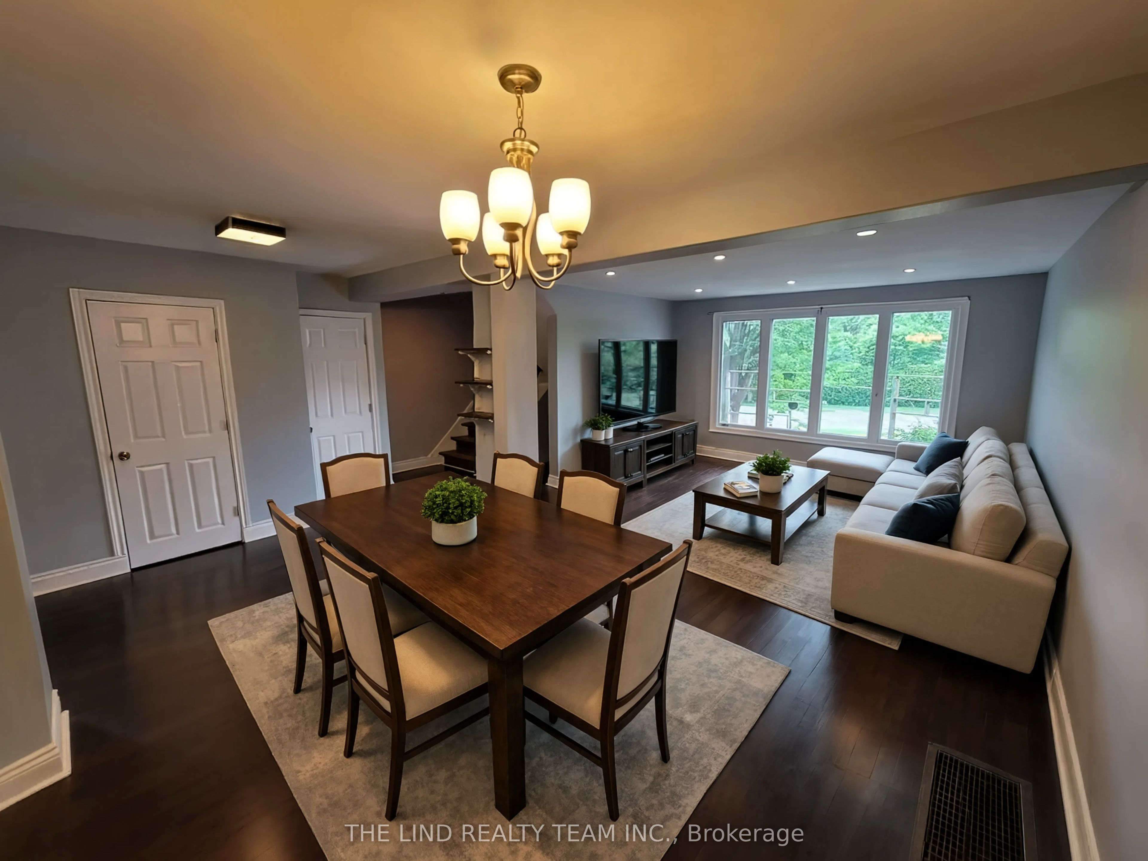95 Overland Drive, Toronto, ON M3C 2C3 photo 4
