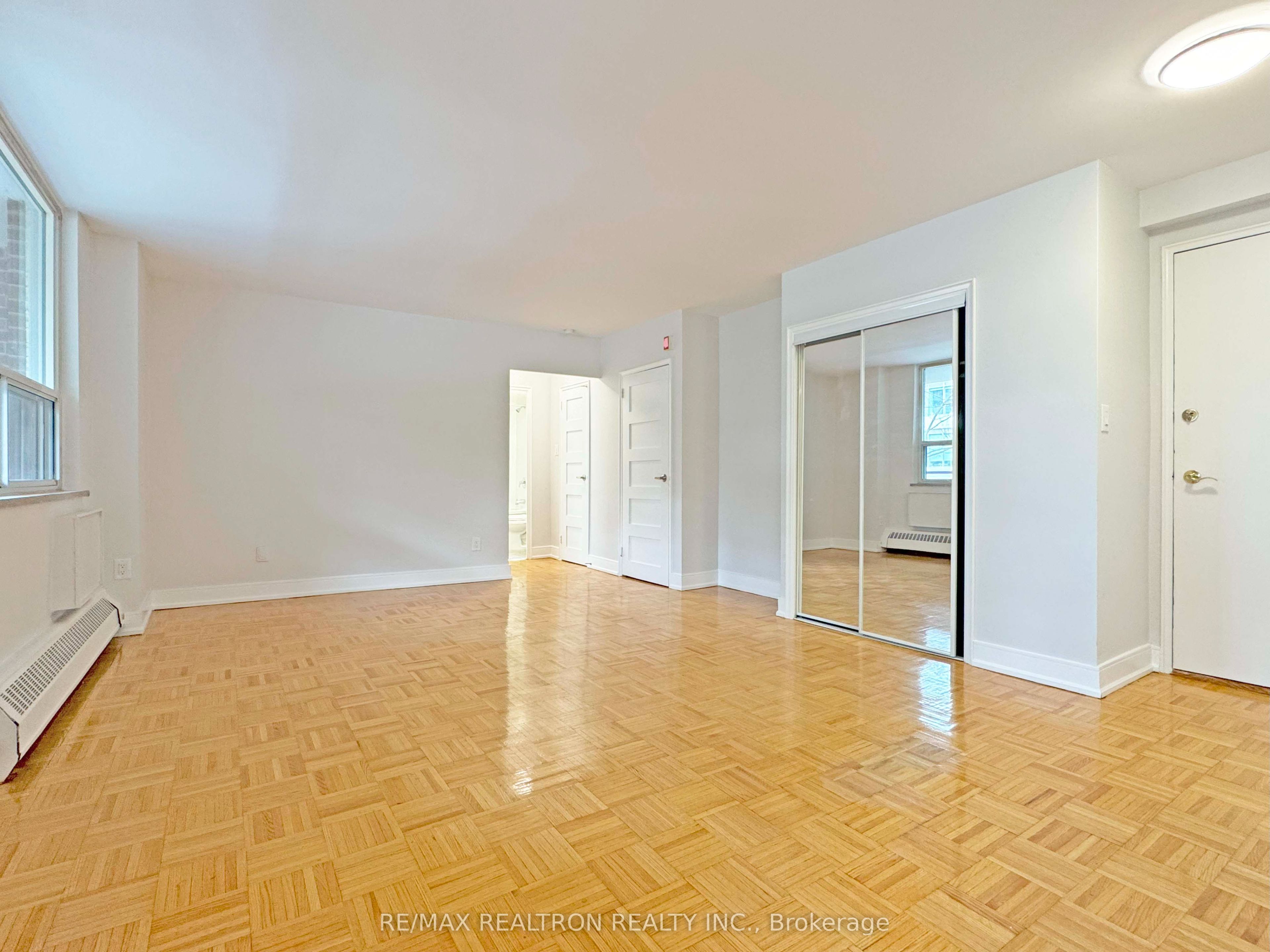 490 Eglinton Avenue E 206, Toronto, ON M4P 1M4 photo 3
