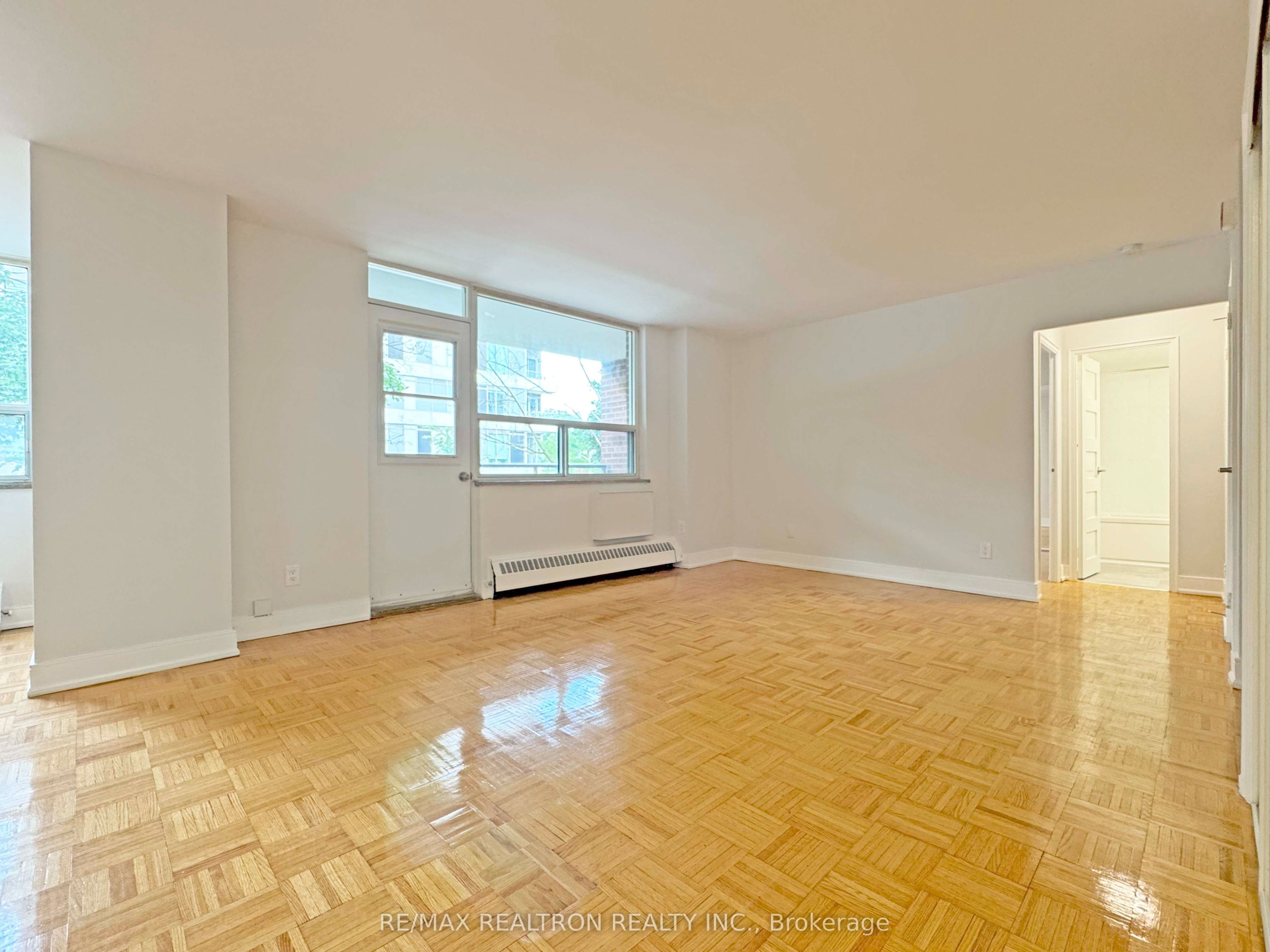 490 Eglinton Avenue E 206, Toronto, ON M4P 1M4 photo 4