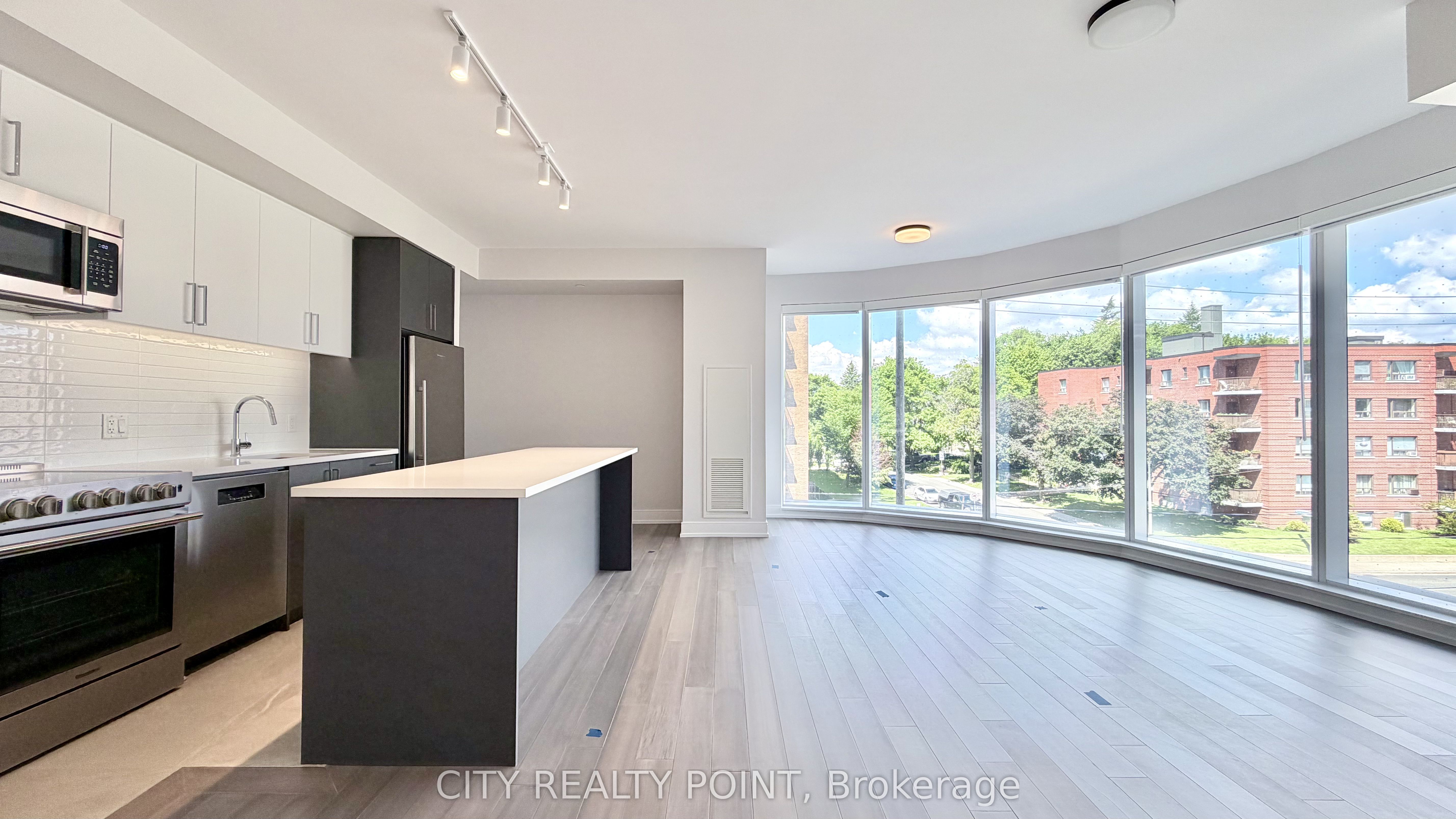 2525 Bathurst Street 407, Toronto, ON M6B 2Y9 photo 2