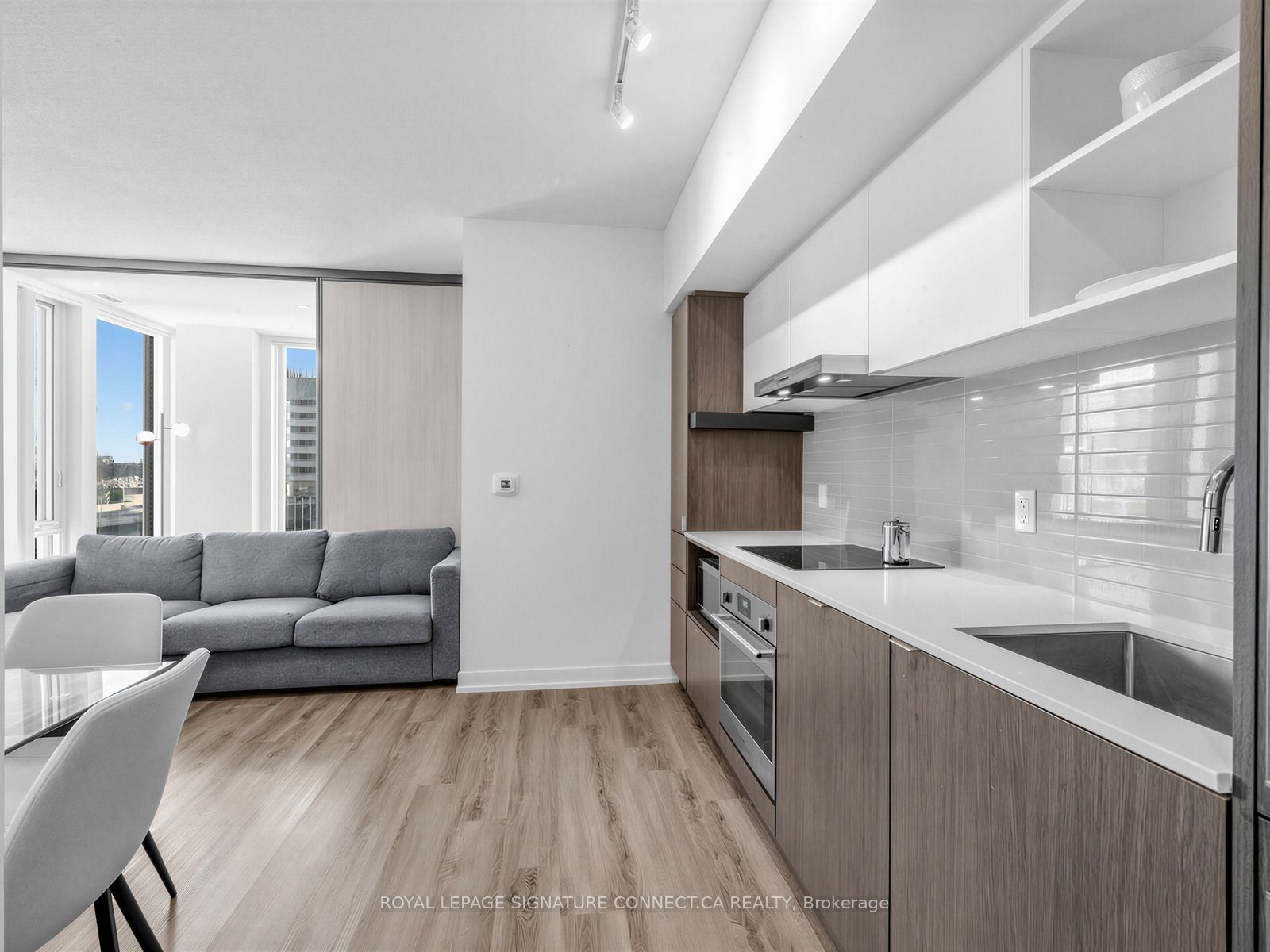 138 Downes Street 805, Toronto, ON M5E 0E4 photo 5