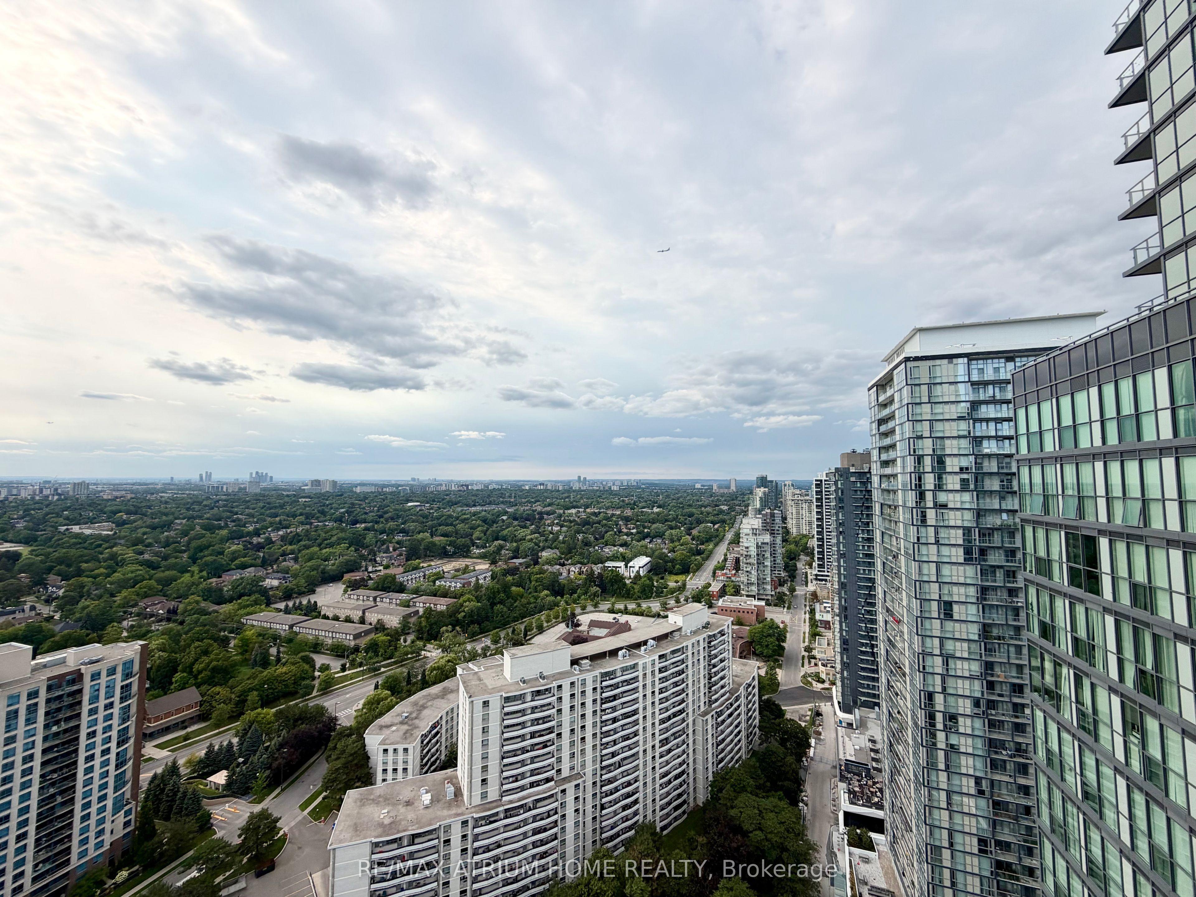 5162 Yonge Street 3605, Toronto, ON M2N 0E9 photo 2