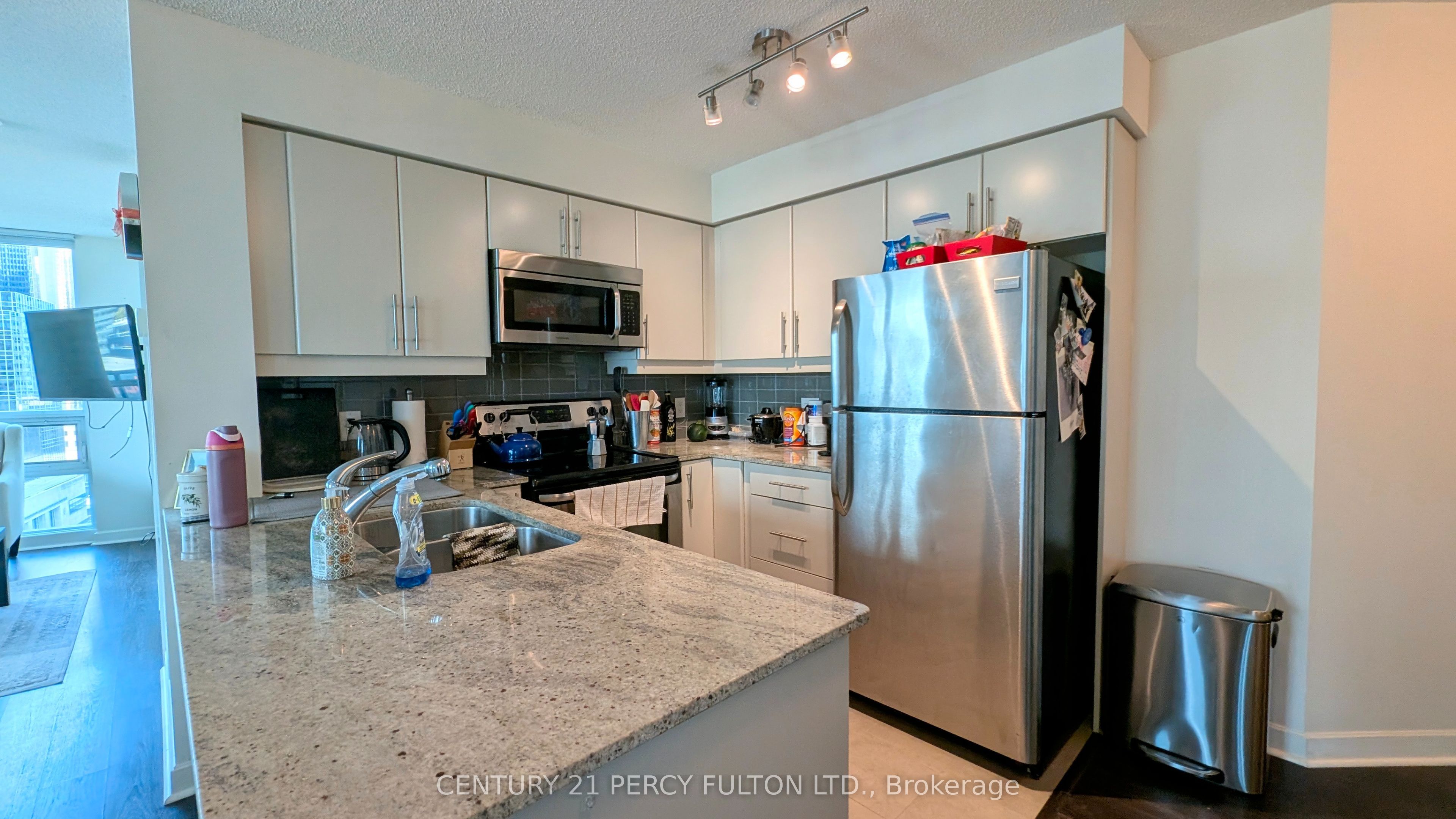 33 Bay Street 1303, Toronto, ON M5J 2Z3 photo 2