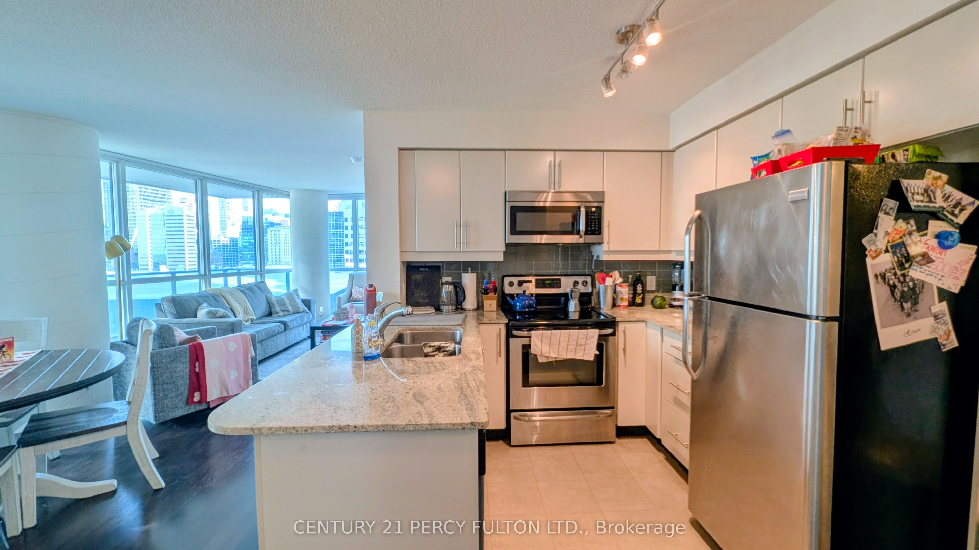 33 Bay Street 1303, Toronto, ON M5J 2Z3 photo 3
