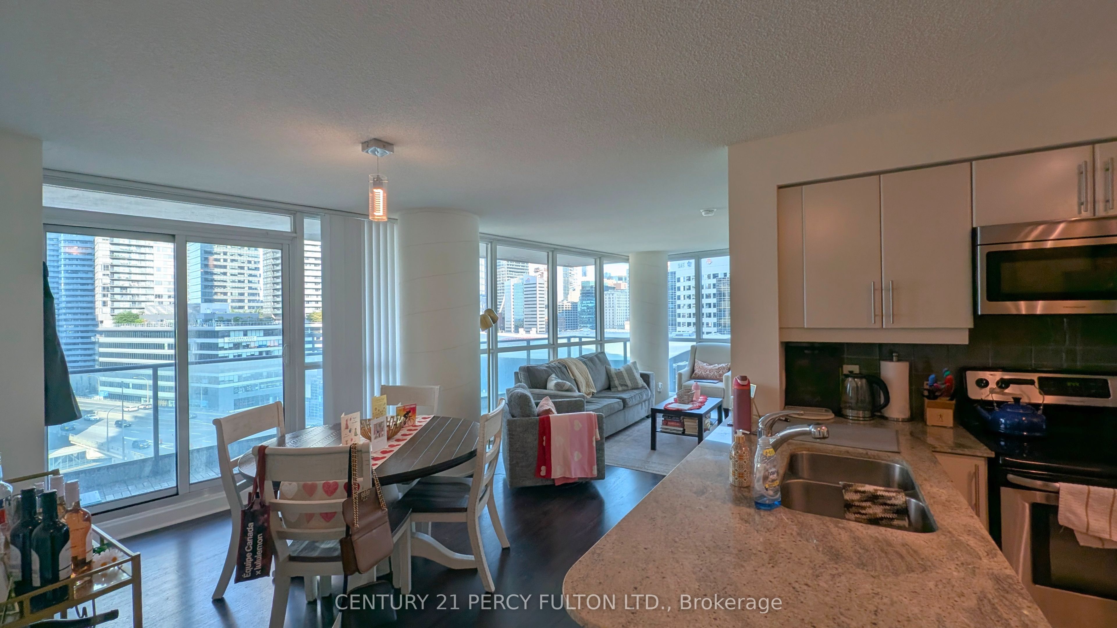 33 Bay Street 1303, Toronto, ON M5J 2Z3 photo 4
