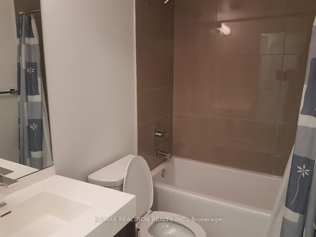 251 Jarvis Street 3301, Toronto, ON M5B 0C3 photo 5