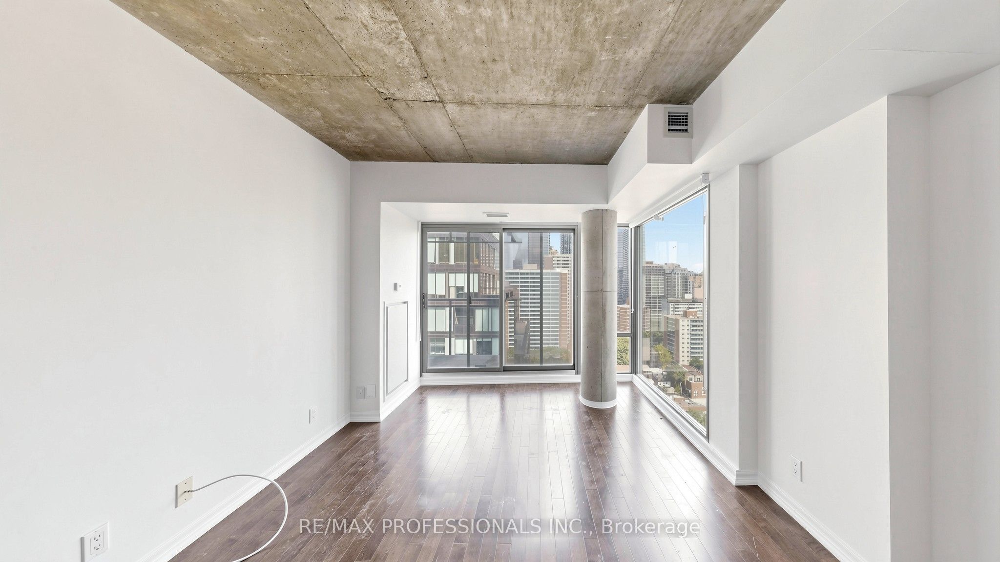 22 Wellesley Street E 2008, Toronto, ON M4Y 1G3 photo 5