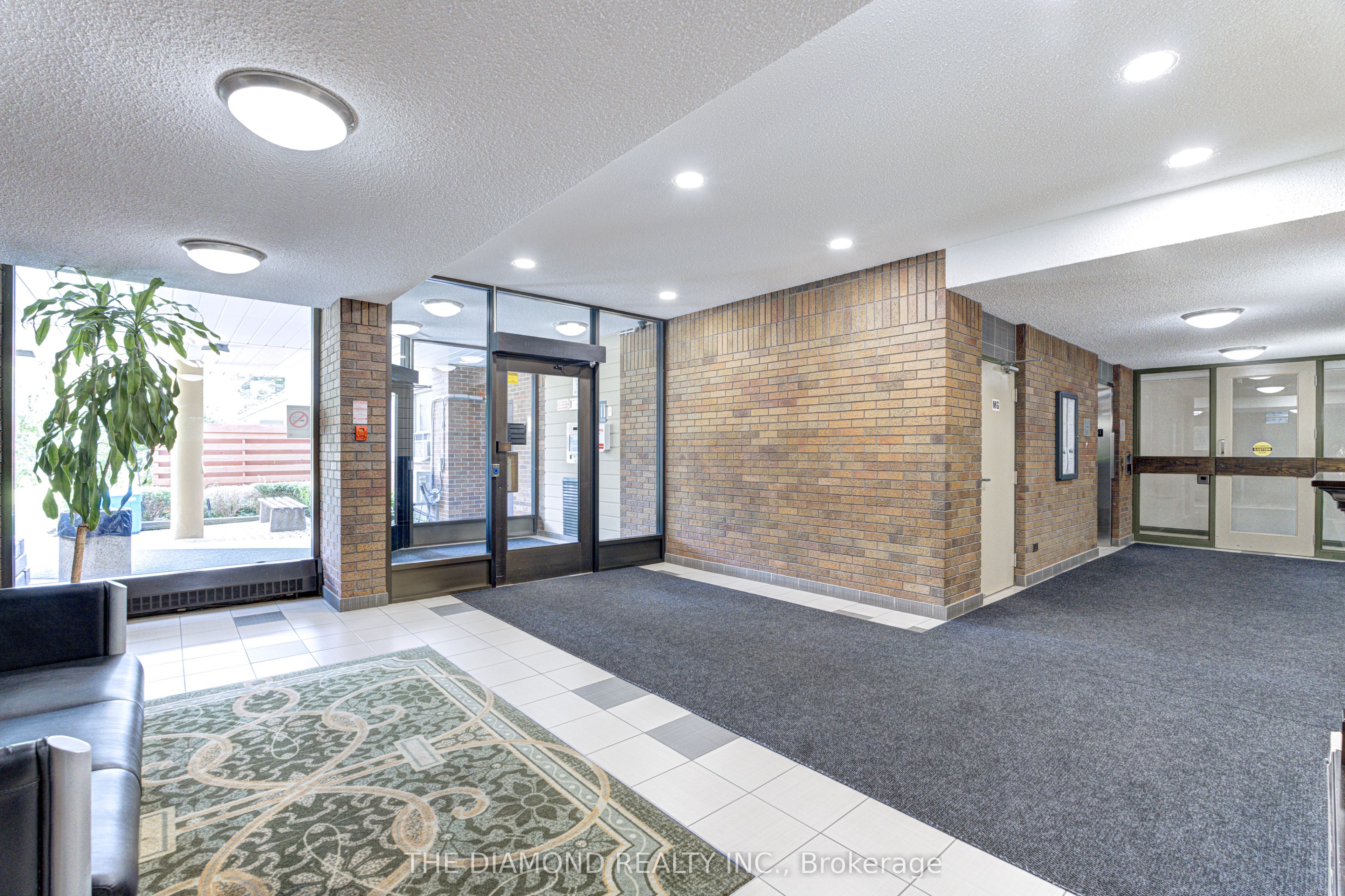 40 Sunrise Avenue 301, Toronto, ON M4A 2R4 photo 2