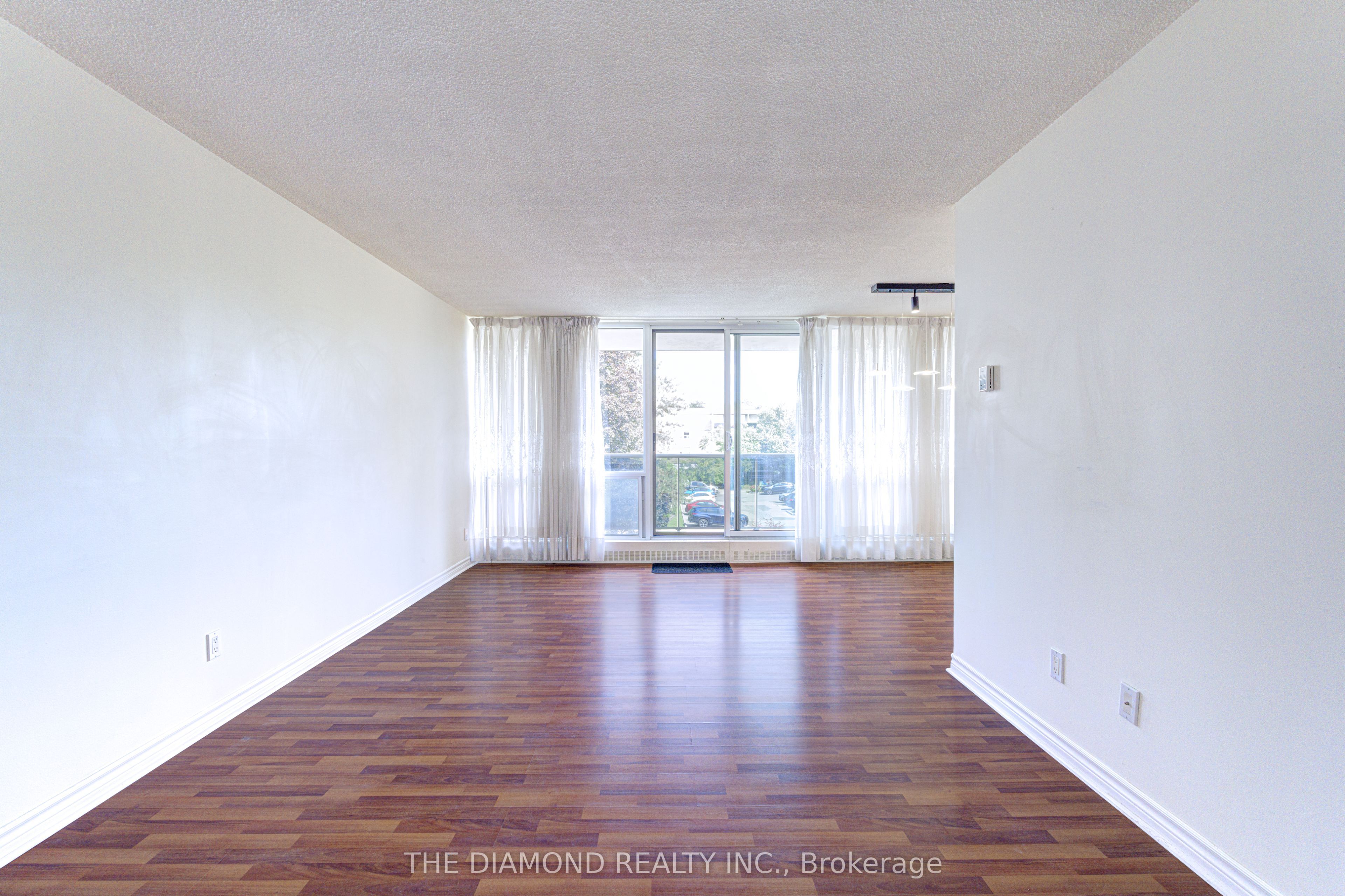 40 Sunrise Avenue 301, Toronto, ON M4A 2R4 photo 4