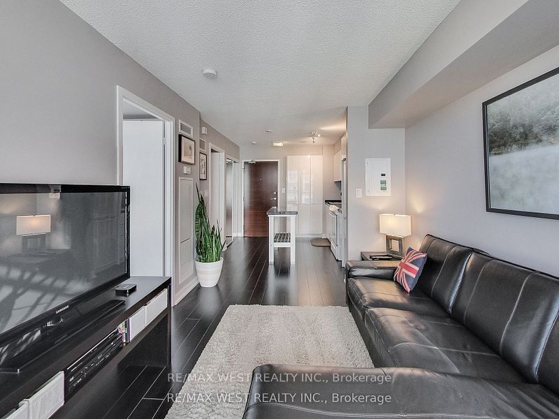 15 Iceboat Terrace 1110, Toronto, ON M5V 4A5 photo 5