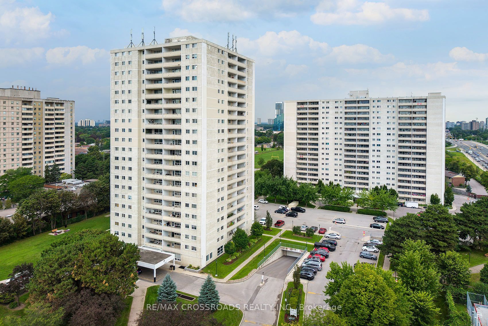 1350 York Mills Road 906, Toronto, ON M3A 1Z9