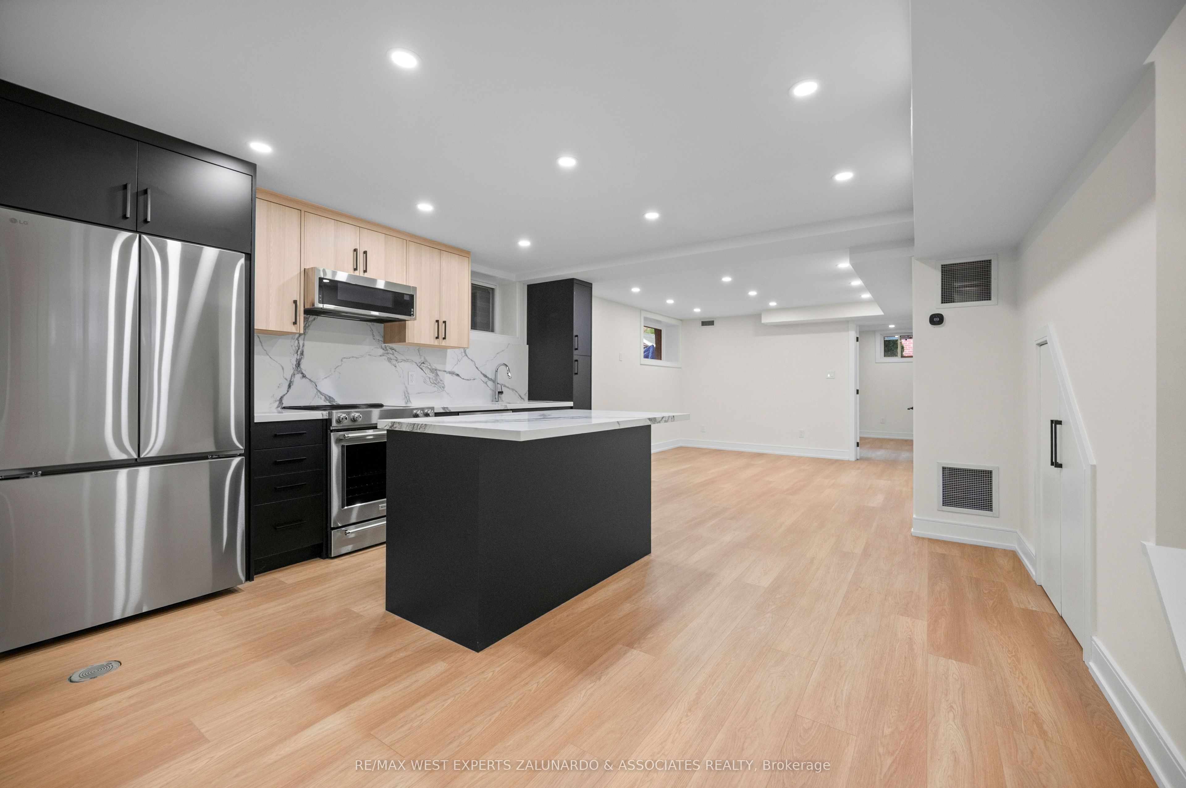 412 Glenholme Avenue 1, Toronto, ON M6E 3E7 photo 4