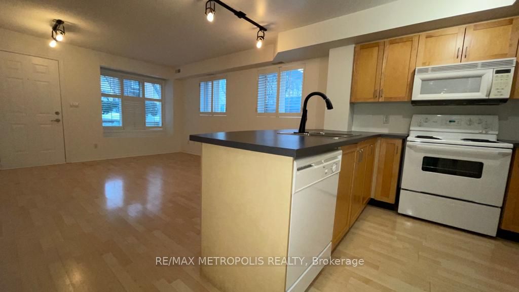 208 Niagara Street Th27, Toronto, ON M6J 3W5 photo 4