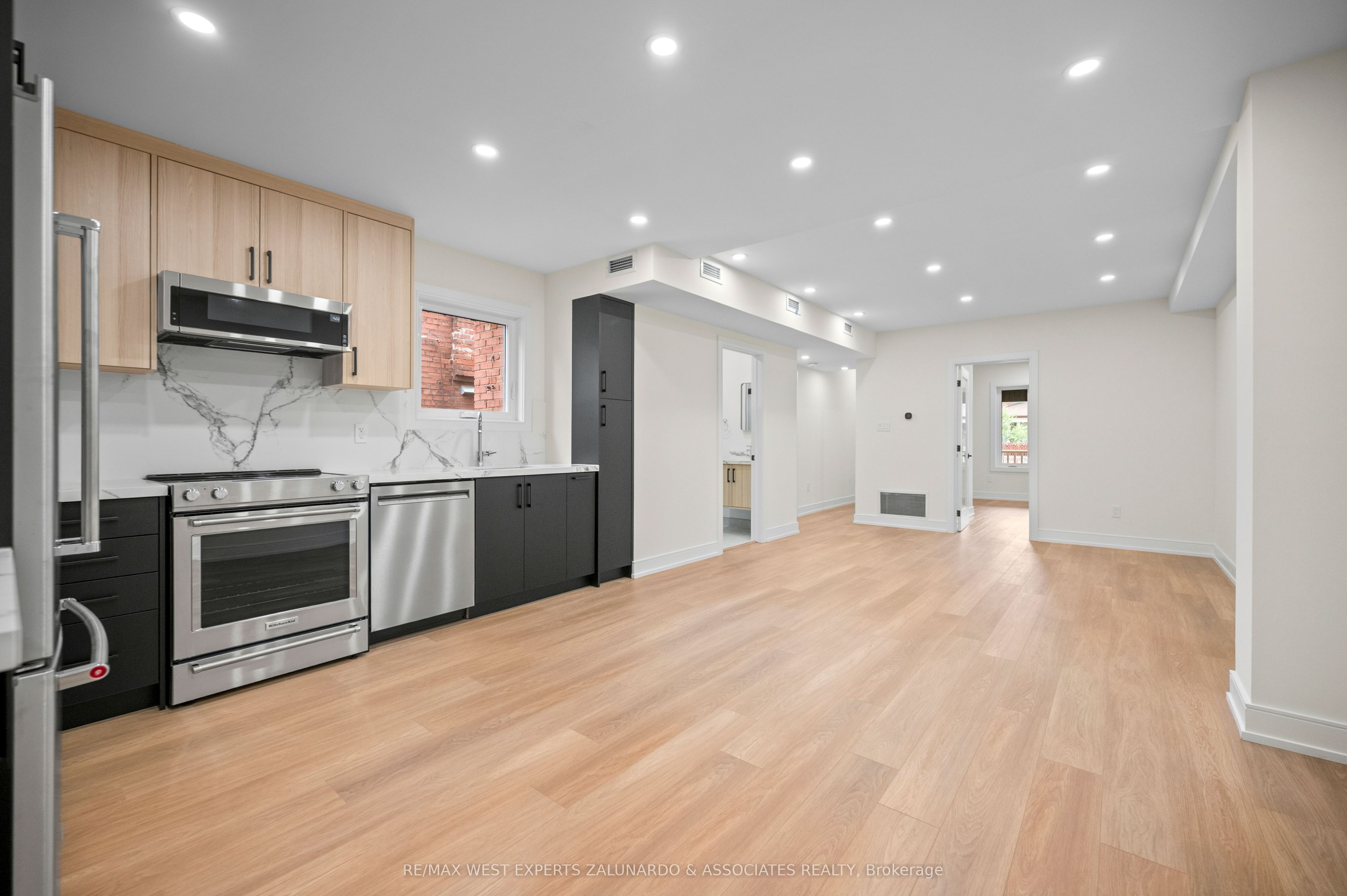 412 Glenholme Avenue 2, Toronto, ON M6E 3E7 photo 5