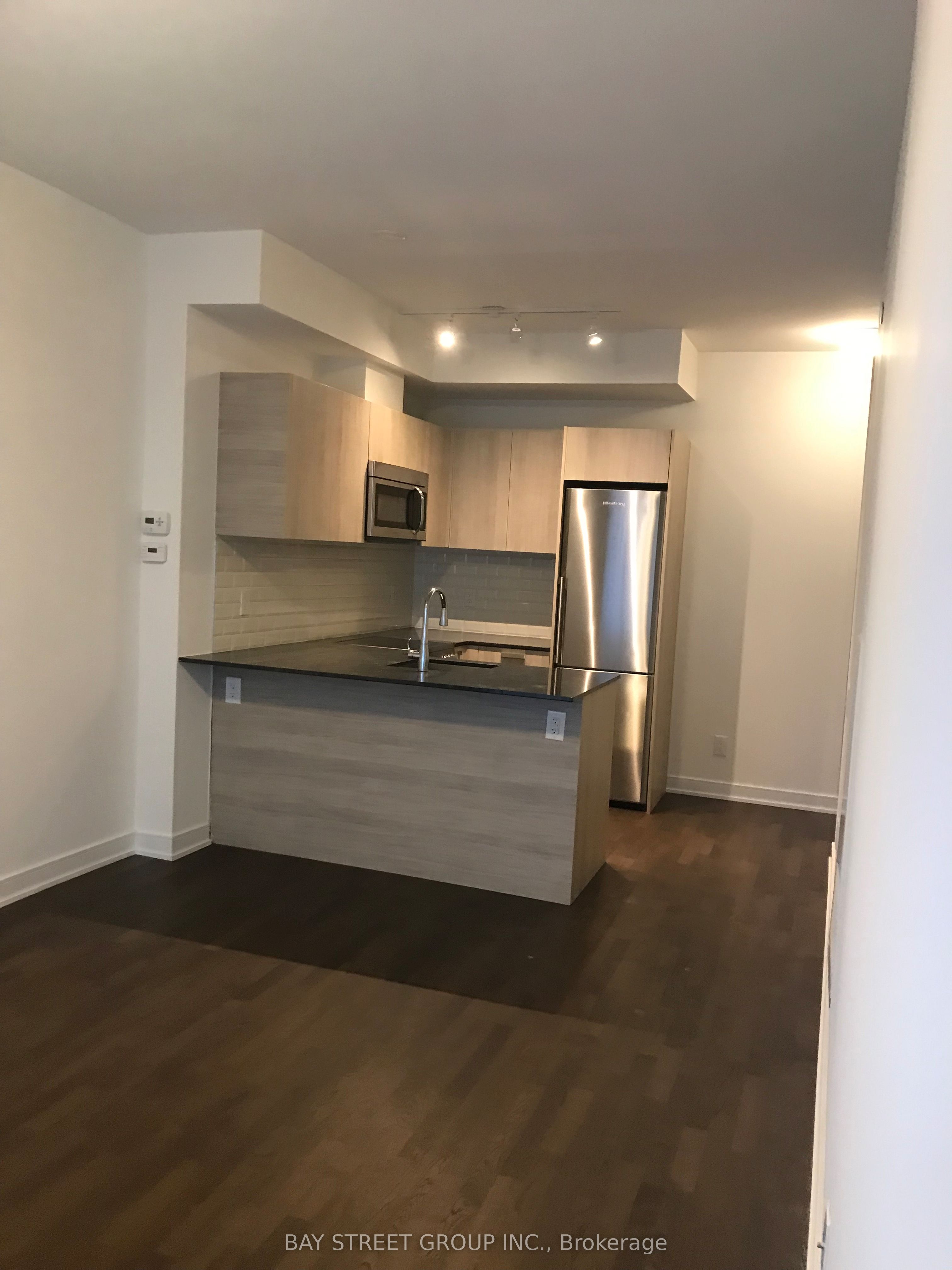 57 St Joseph Street 610, Toronto, ON M5S 0C5