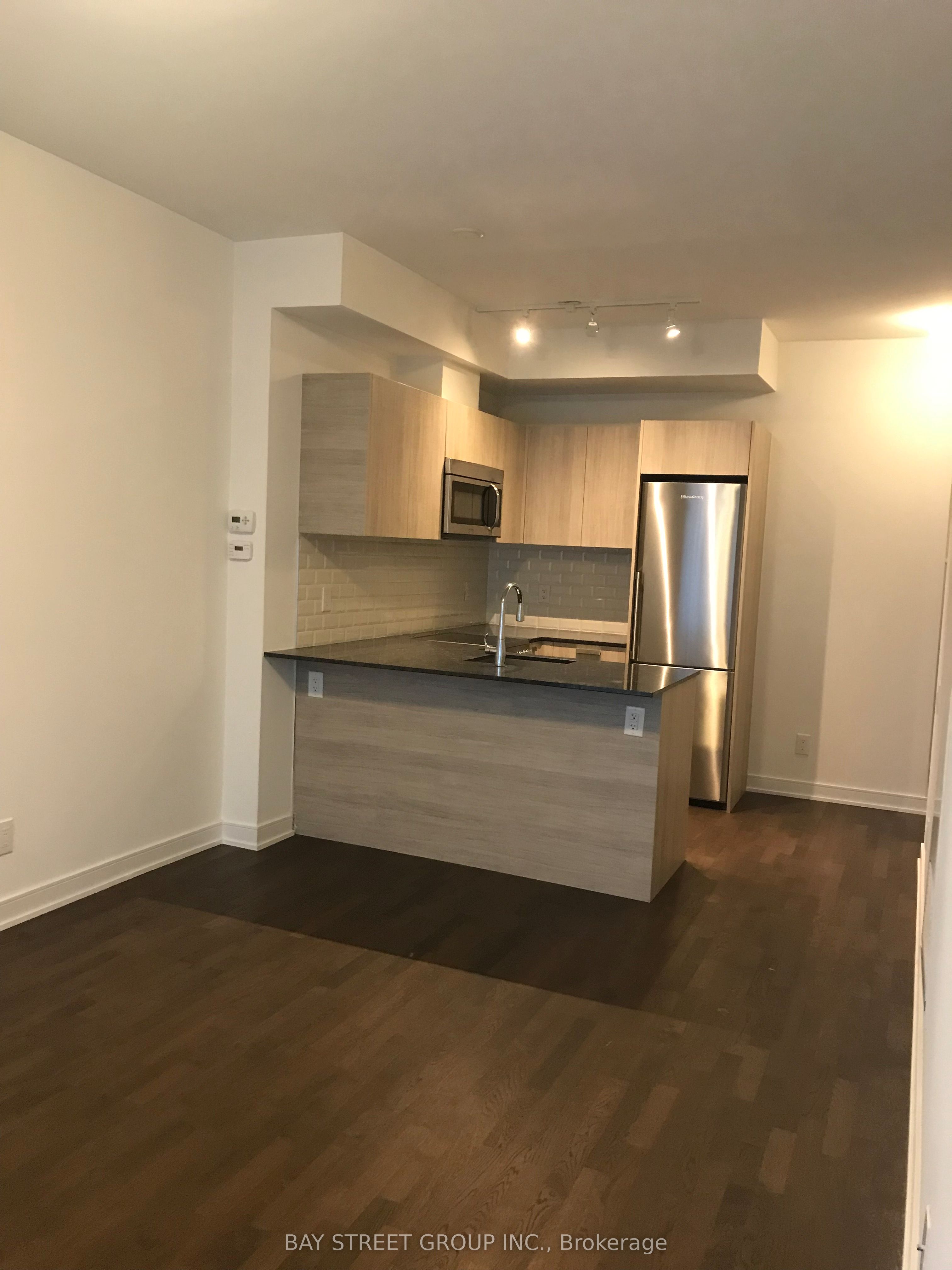 57 St Joseph Street 610, Toronto, ON M5S 0C5 photo 3