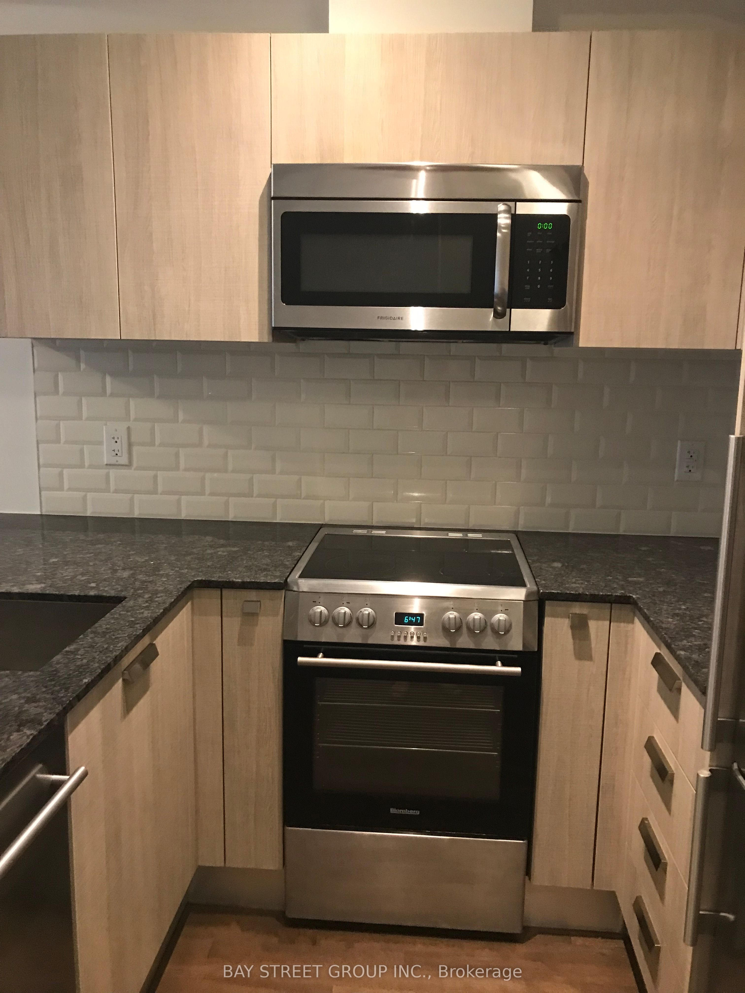57 St Joseph Street 610, Toronto, ON M5S 0C5 photo 4