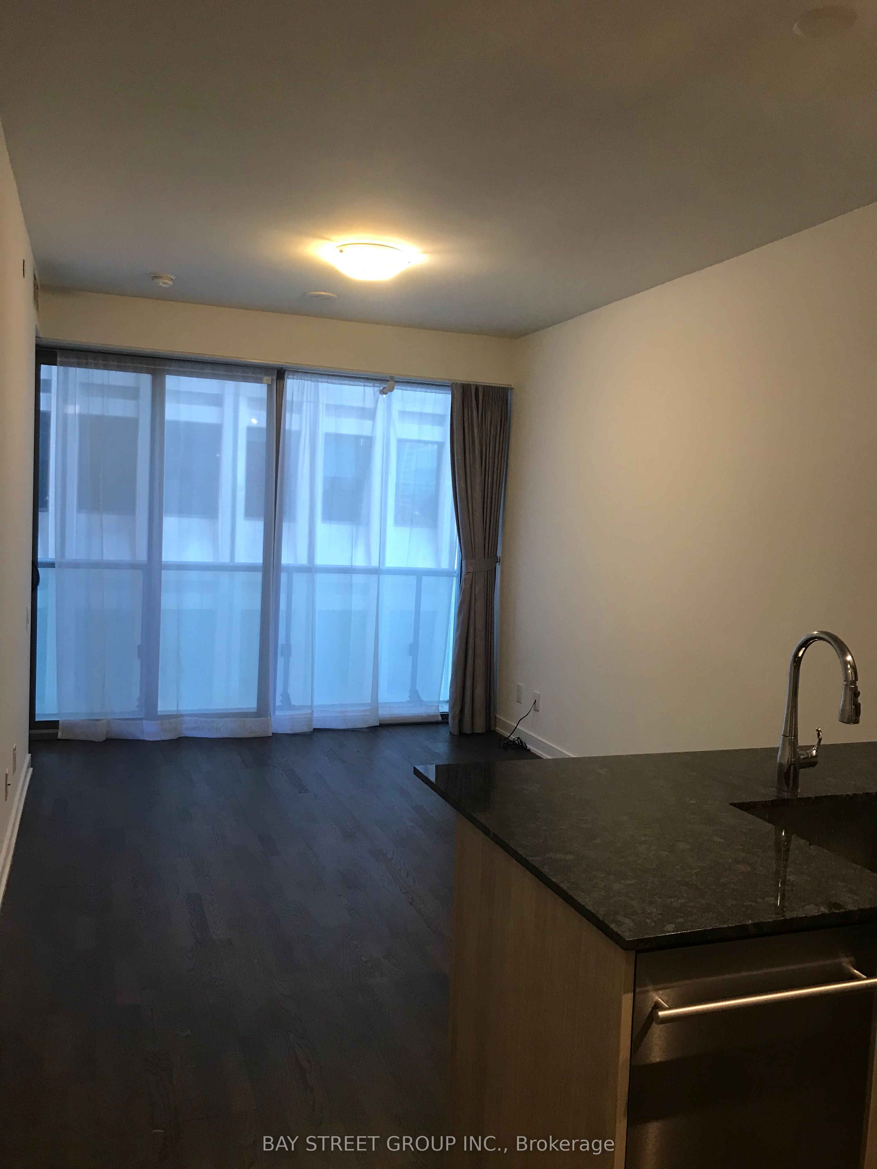57 St Joseph Street 610, Toronto, ON M5S 0C5 photo 5