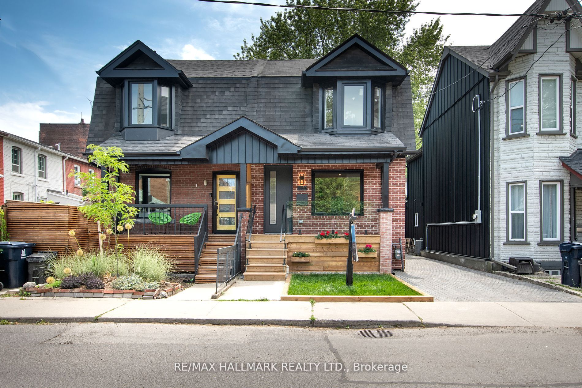 1 1/2 Delaney Crescent, Toronto, ON M6K 1P9 photo 3