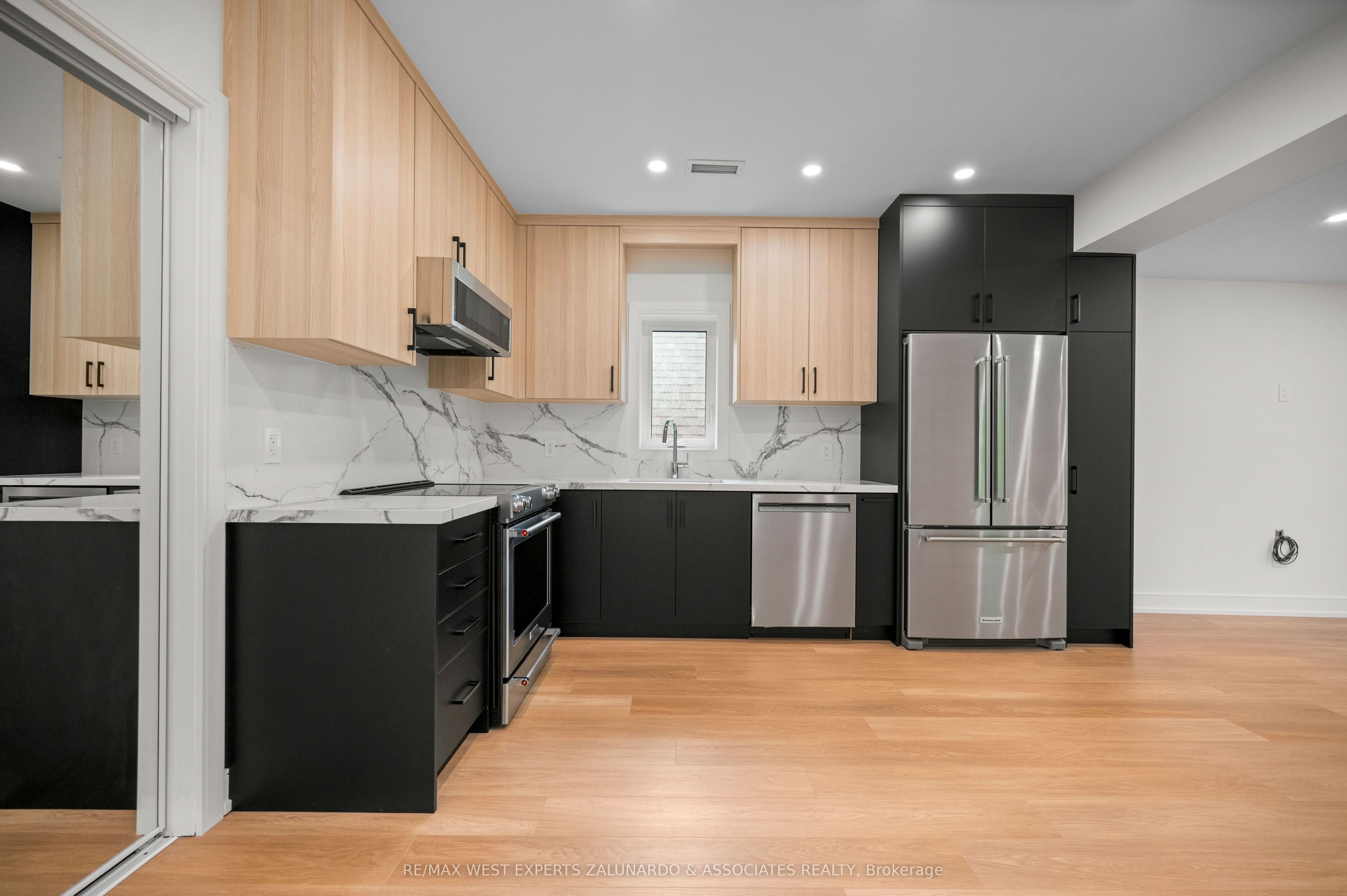 412 Glenholme Avenue 3, Toronto, ON M6E 3E7 photo 4