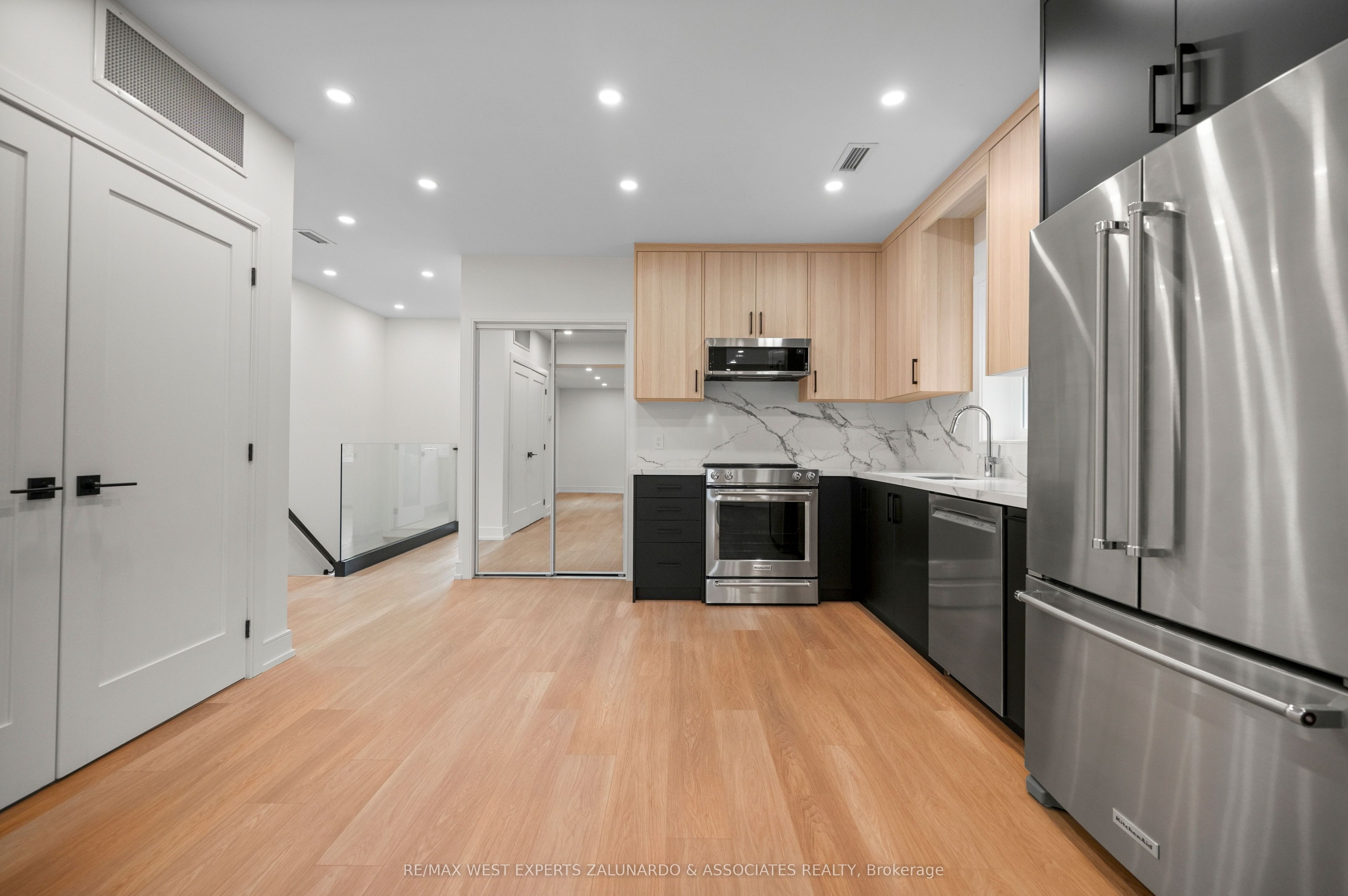 412 Glenholme Avenue 3, Toronto, ON M6E 3E7 photo 5