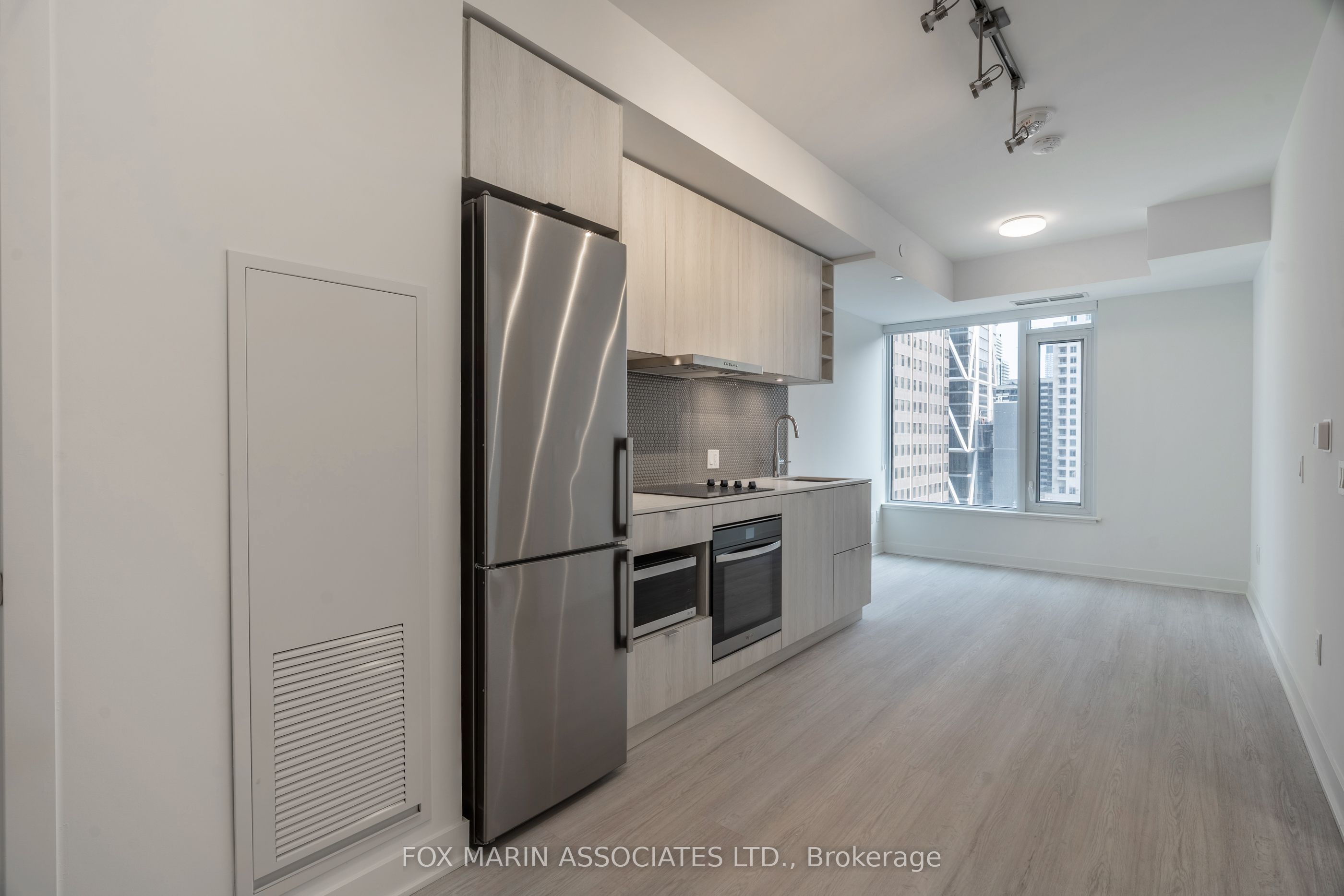 11 Yorkville Avenue 713, Toronto, ON M4W 1L2 photo 2