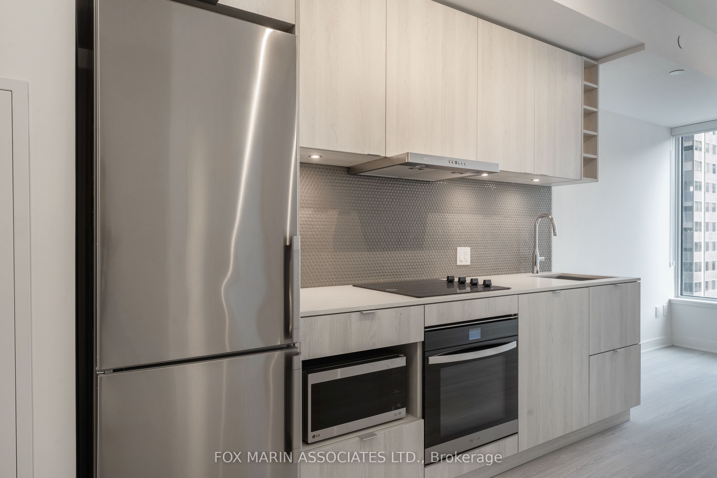 11 Yorkville Avenue 713, Toronto, ON M4W 1L2 photo 3