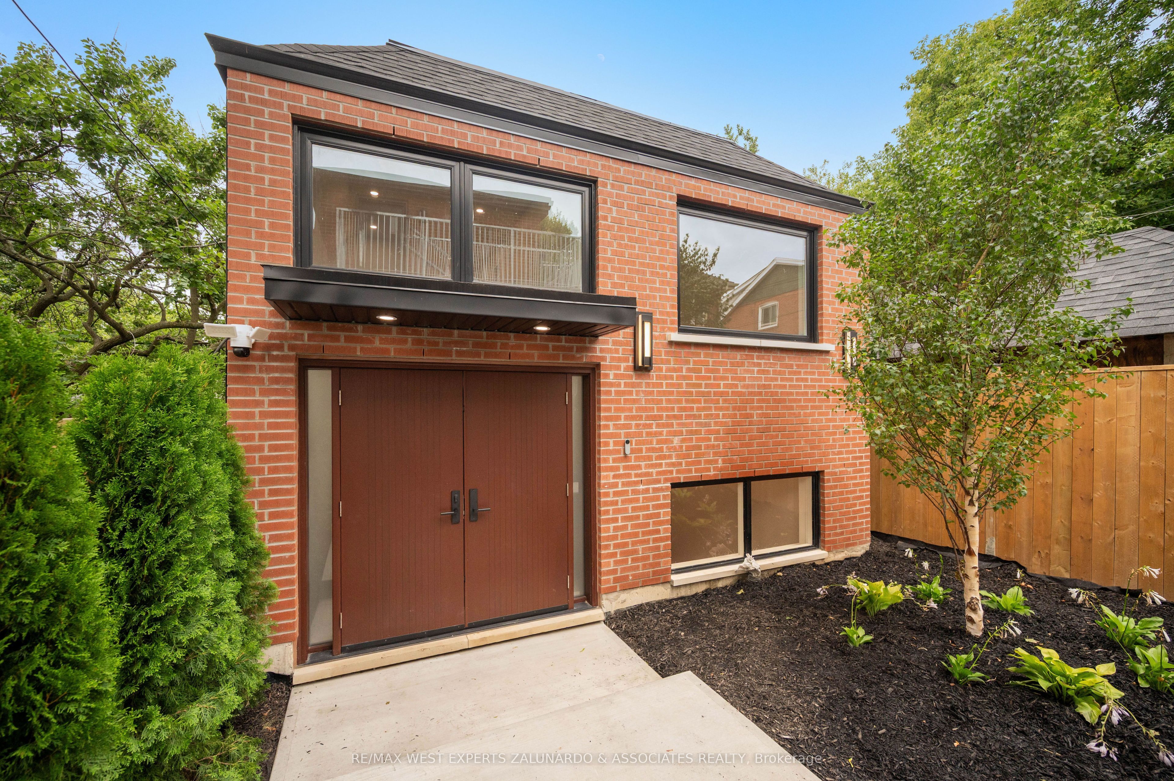 412 Glenholme Avenue Garden Suite, Toronto, ON M6E 3E7 photo 3
