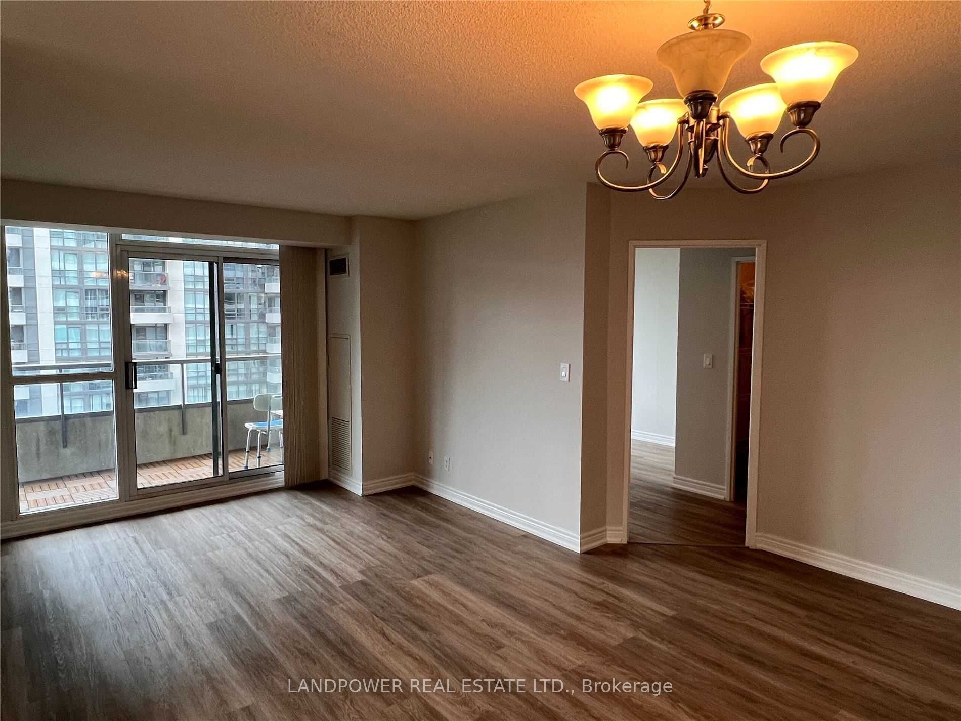 23 Hollywood Avenue 1105, Toronto, ON M2N 7L8