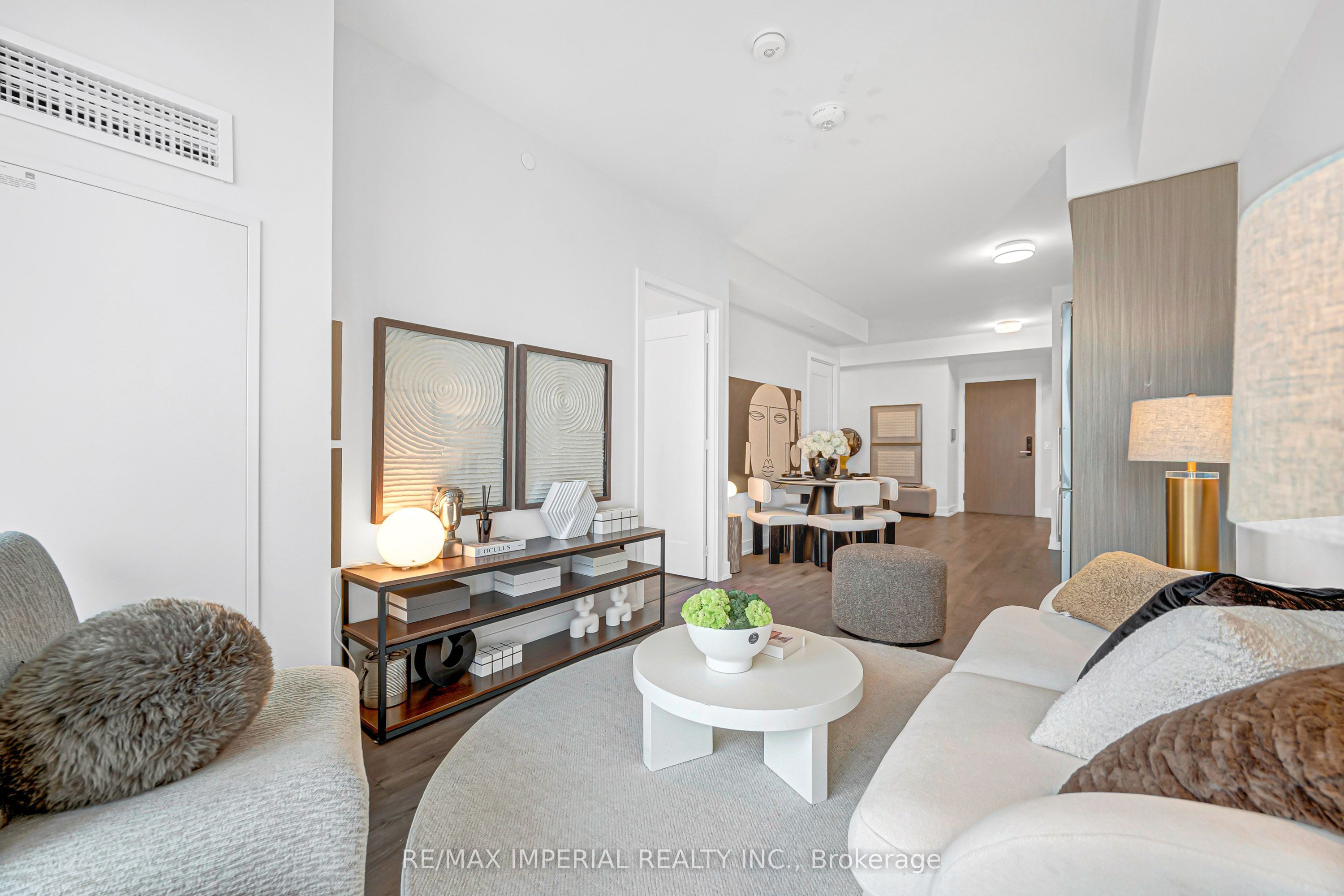 575 Bloor Street E 2410, Toronto, ON M4W 0B2 photo 3
