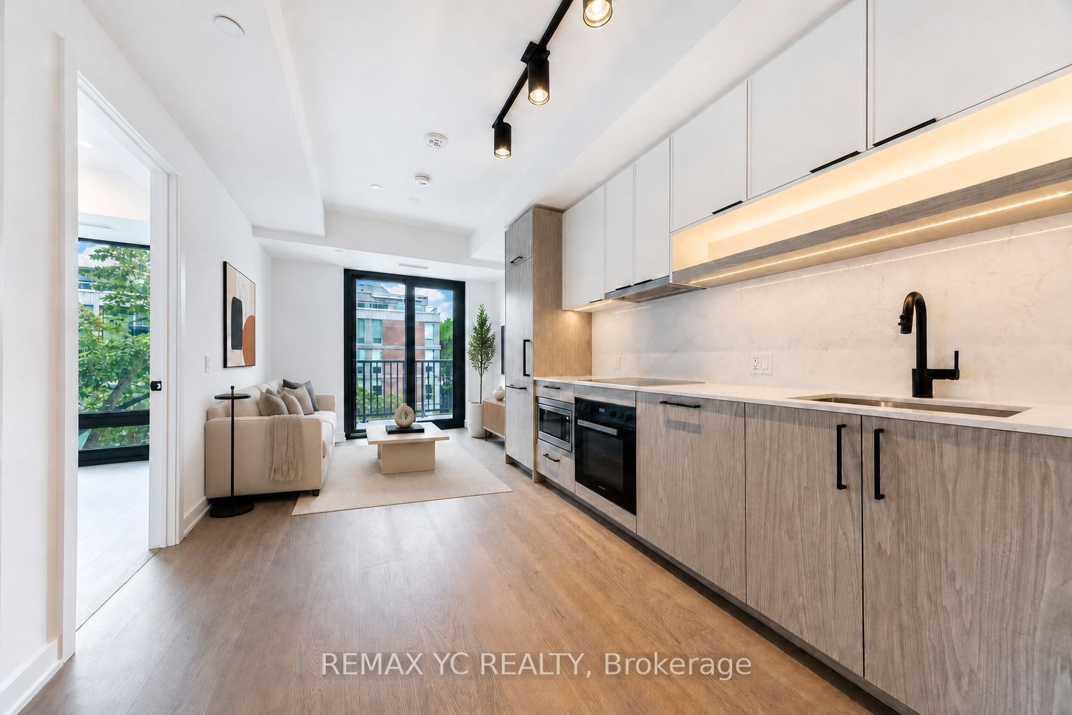 91 Montclair Avenue 725, Toronto, ON M5P 0B1 photo 5