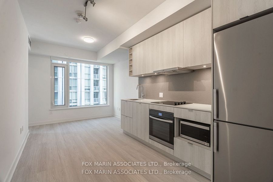 11 Yorkville Avenue 506, Toronto, ON M4W 1L2 photo 2