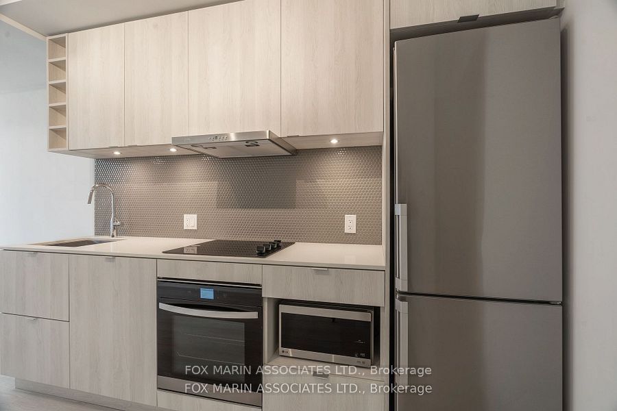 11 Yorkville Avenue 506, Toronto, ON M4W 1L2 photo 3
