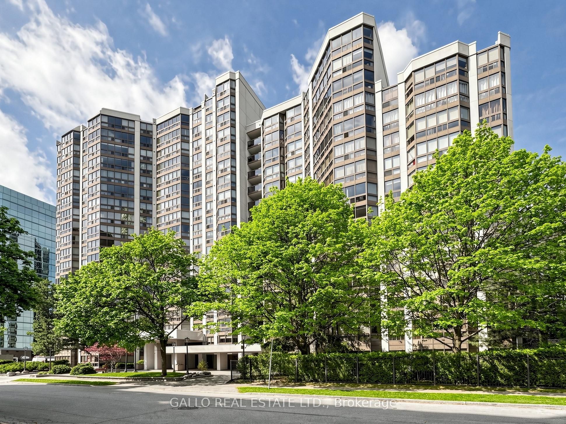 10 Kenneth Avenue 203, Toronto, ON M2N 6K6 photo 2