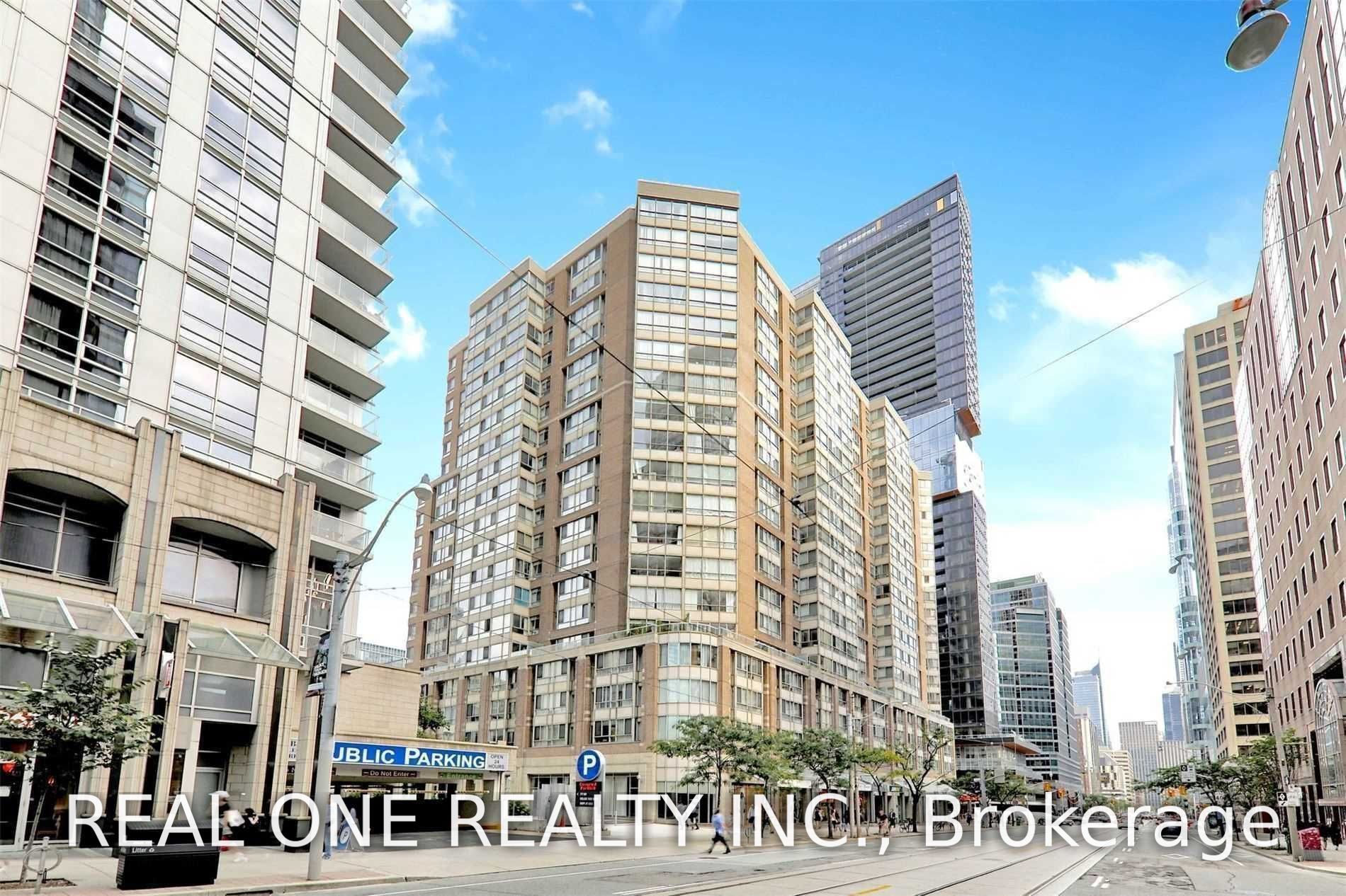711 Bay Street 1612, Toronto, ON M5G 2J8