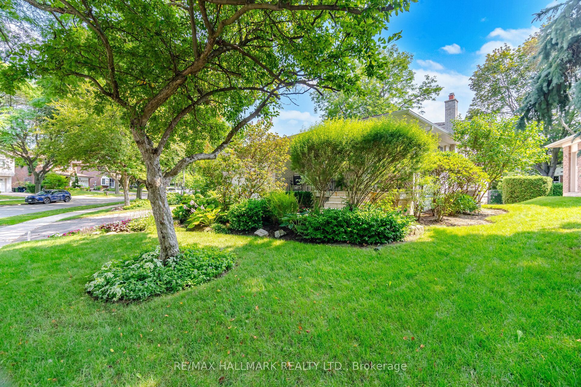 17 Wellesbourne Crescent, Toronto, ON M2H 1Y6 photo 2