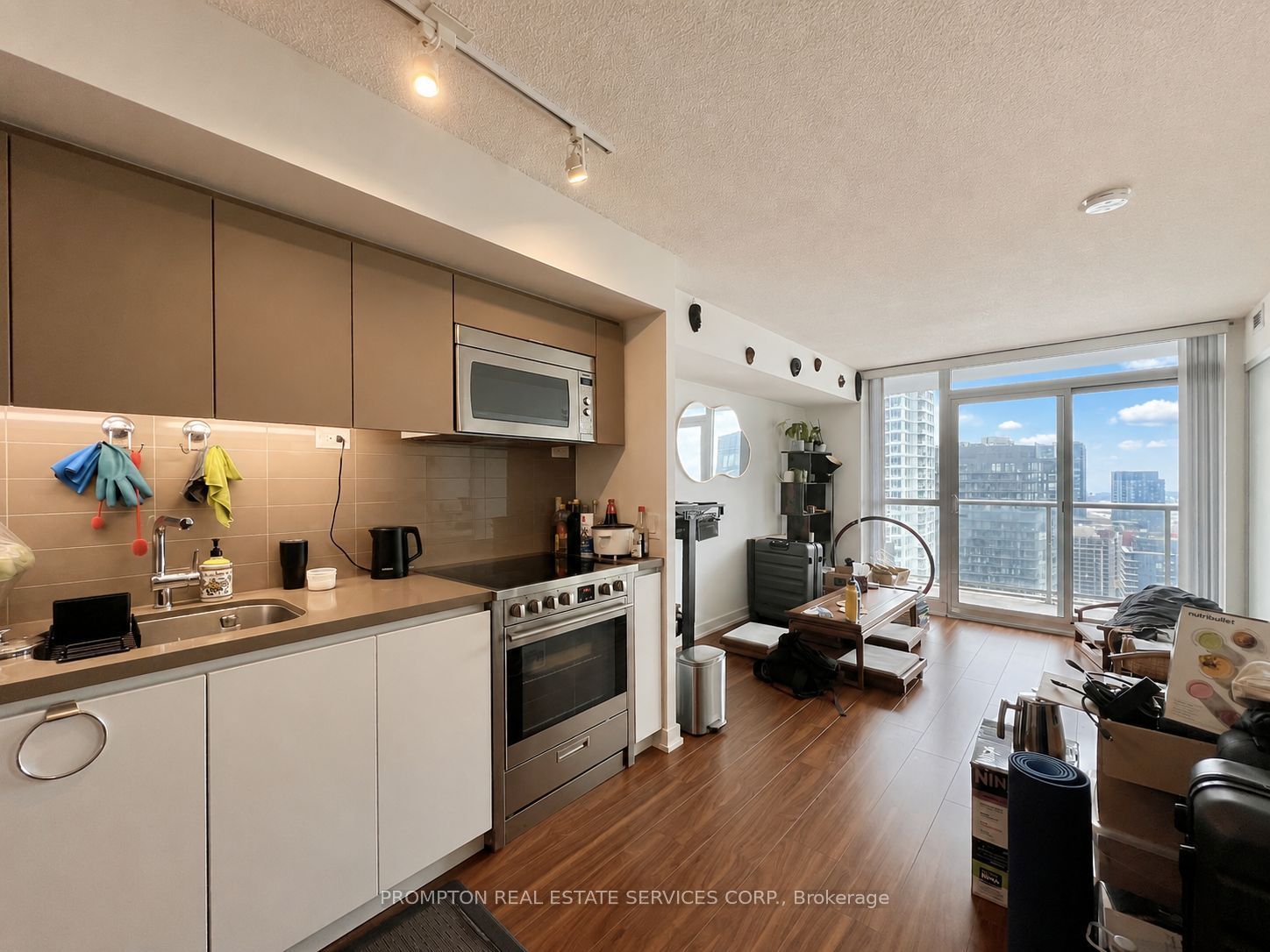 75 Queens Wharf Road 3310, Toronto, ON M5V 0J8 photo 2