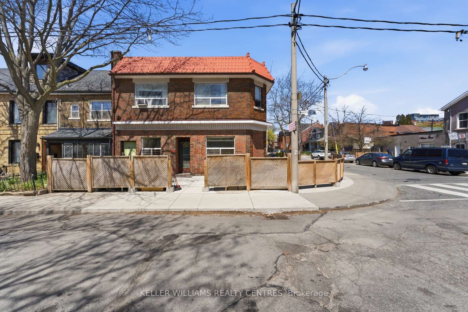 42 Mansfield Avenue, Toronto, ON M6J 2B2 photo 2