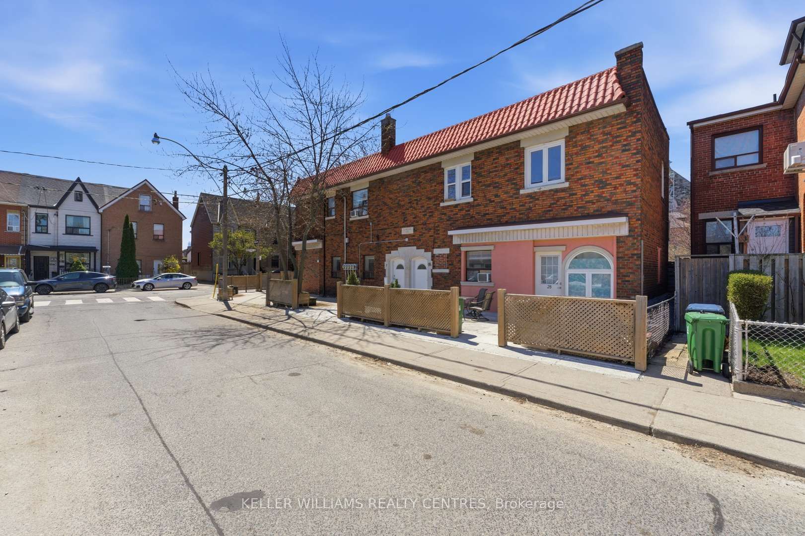 42 Mansfield Avenue, Toronto, ON M6J 2B2 photo 3