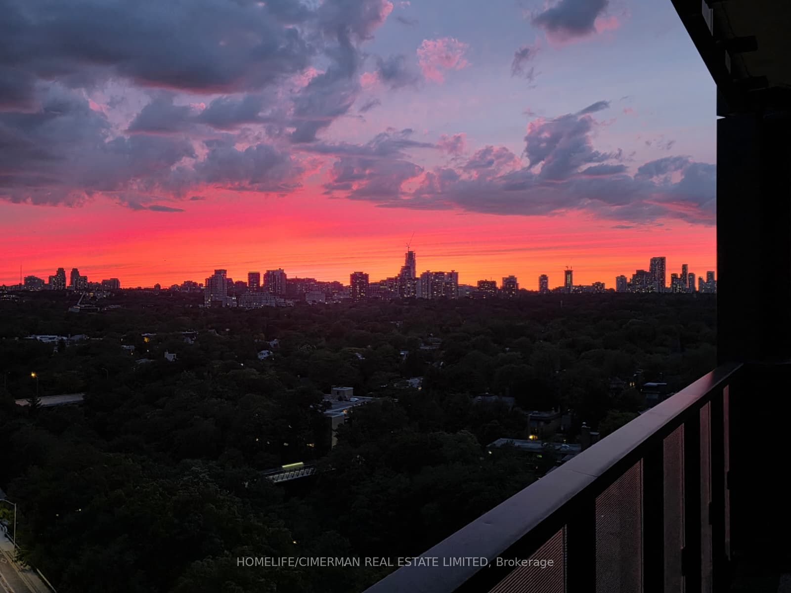 575 Bloor Street E 1602, Toronto, ON M4W 0B2 photo 2