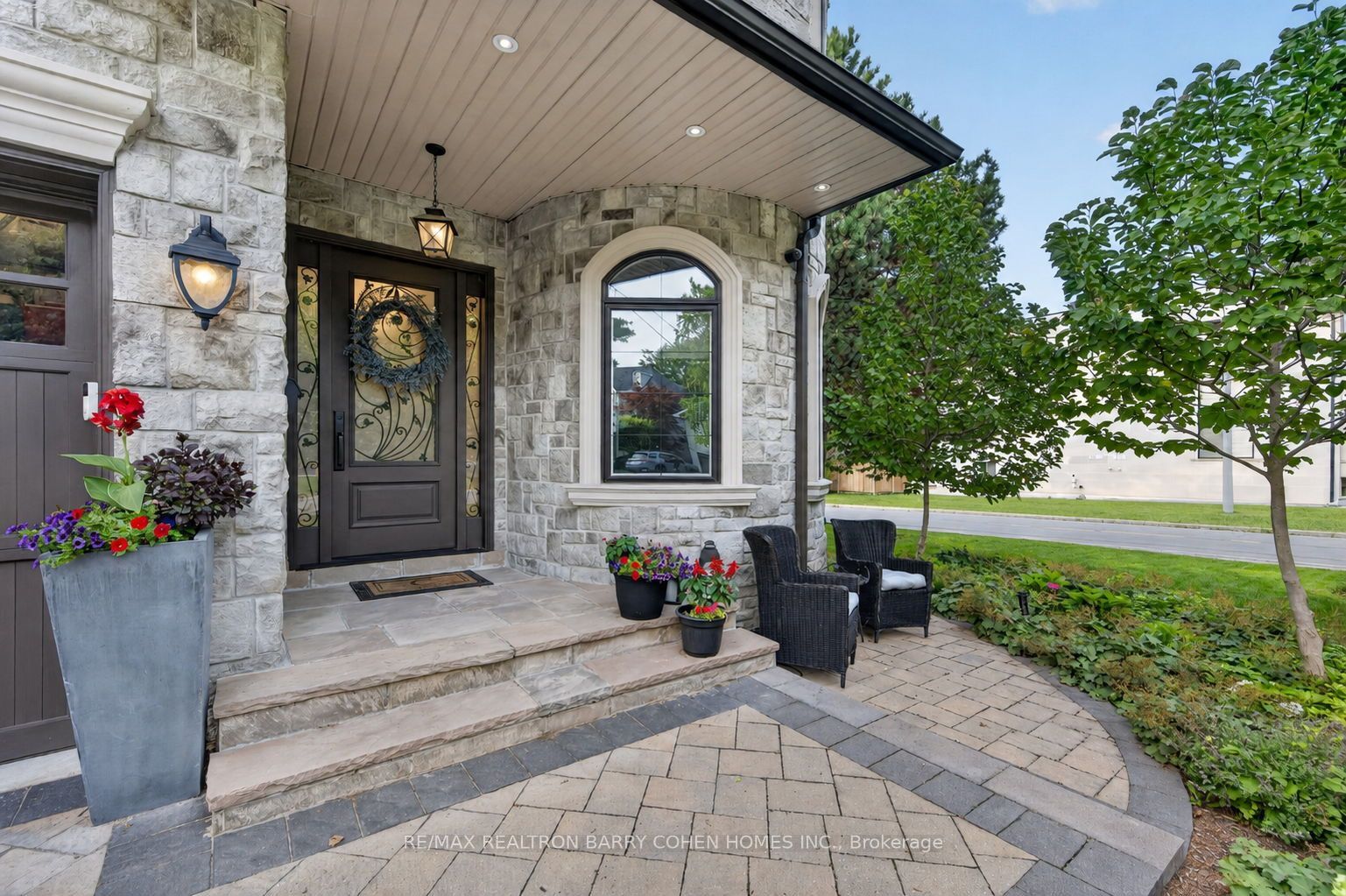 100 Munro Boulevard, Toronto, ON M2P 1C4 photo 3