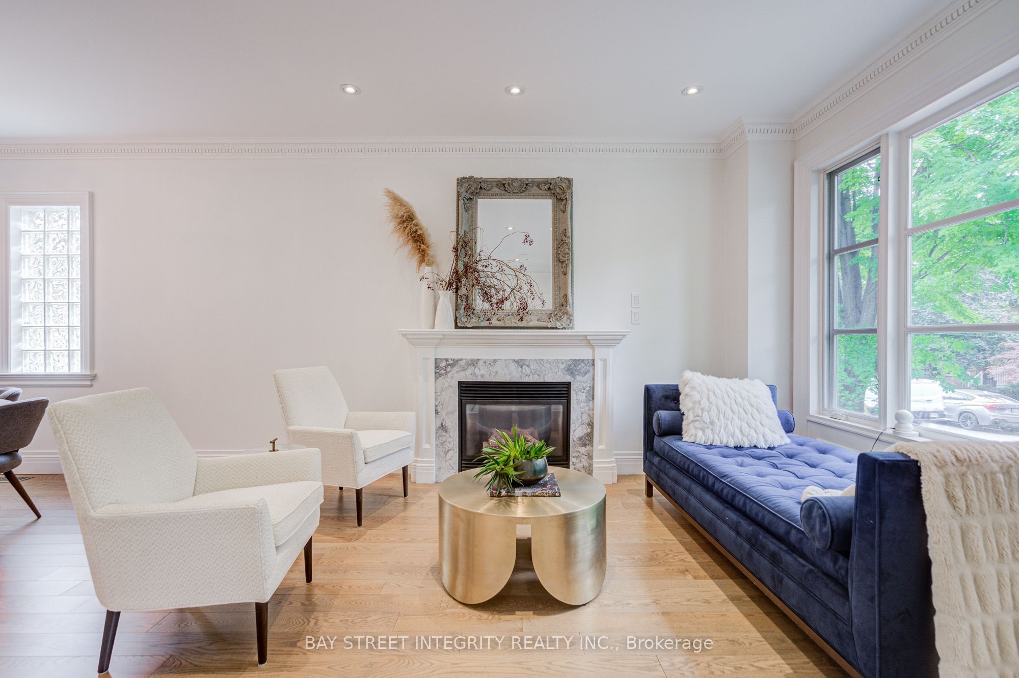 354 Old Orchard Grove, Toronto, ON M5M 2E9 photo 4