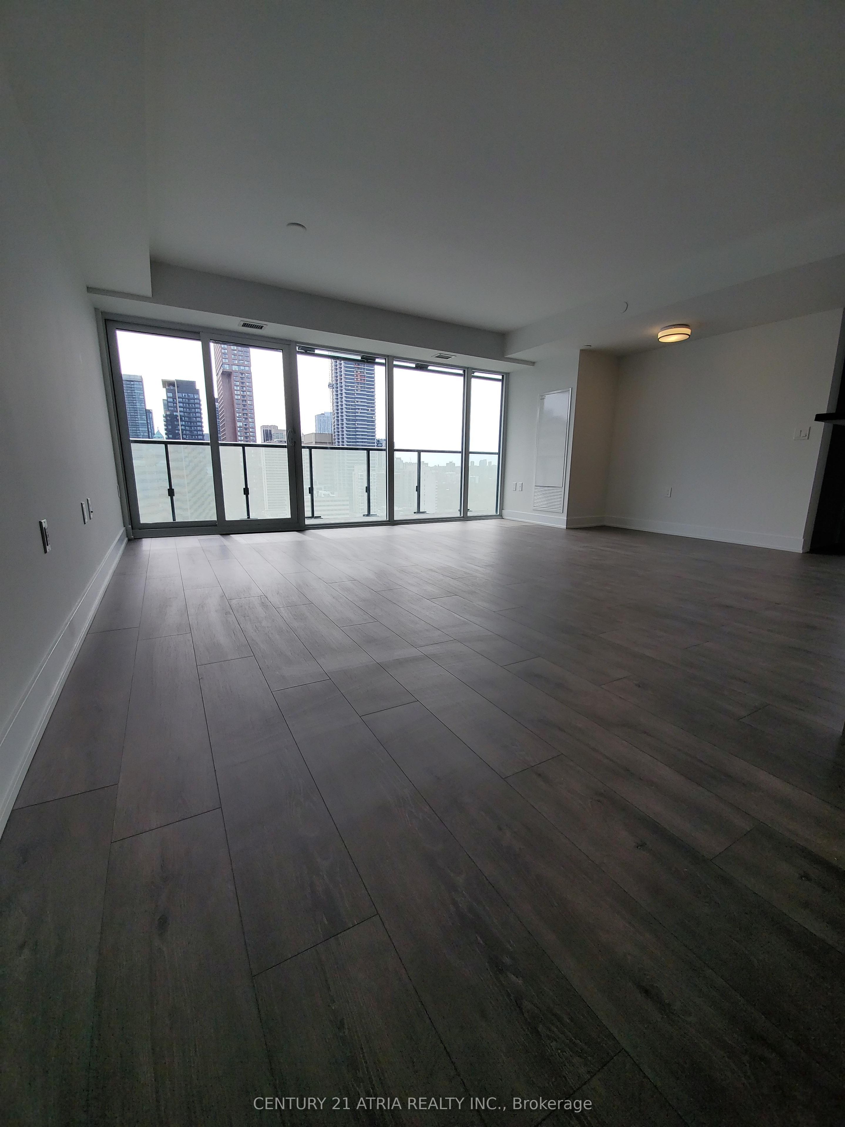 575 Bloor Street E 1802, Toronto, ON M4W 0B2 photo 2