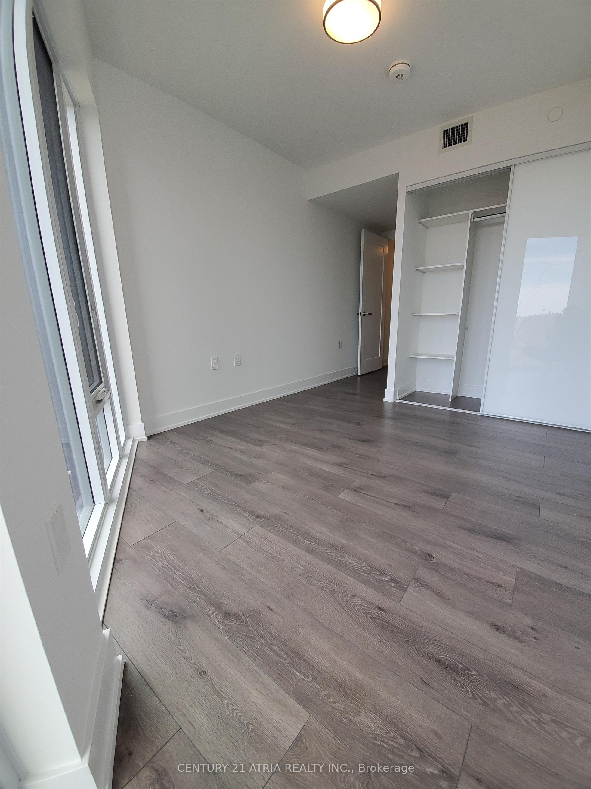 575 Bloor Street E 1802, Toronto, ON M4W 0B2 photo 4