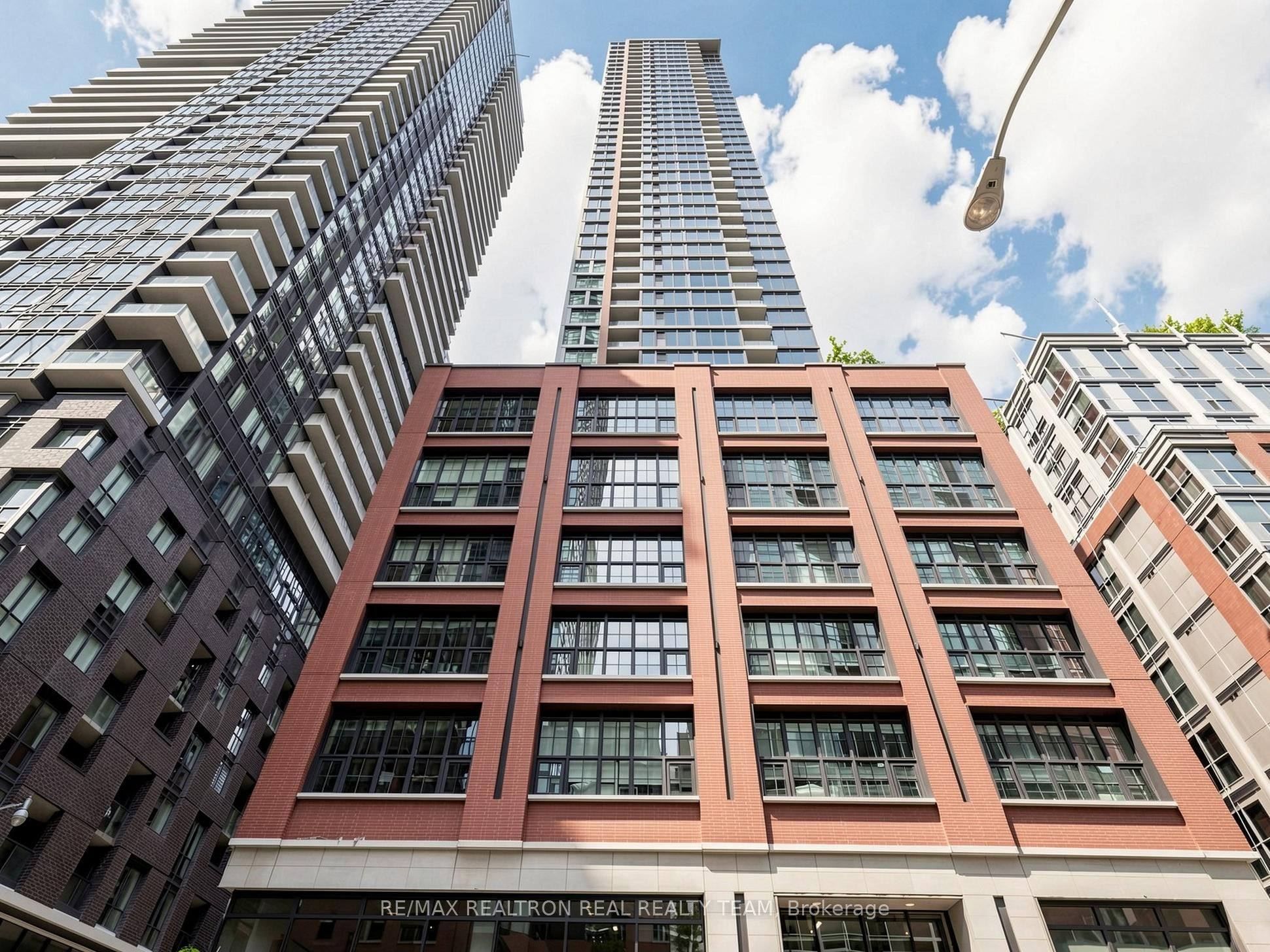 55 Mercer Street 2807, Toronto, ON M5V 1H3