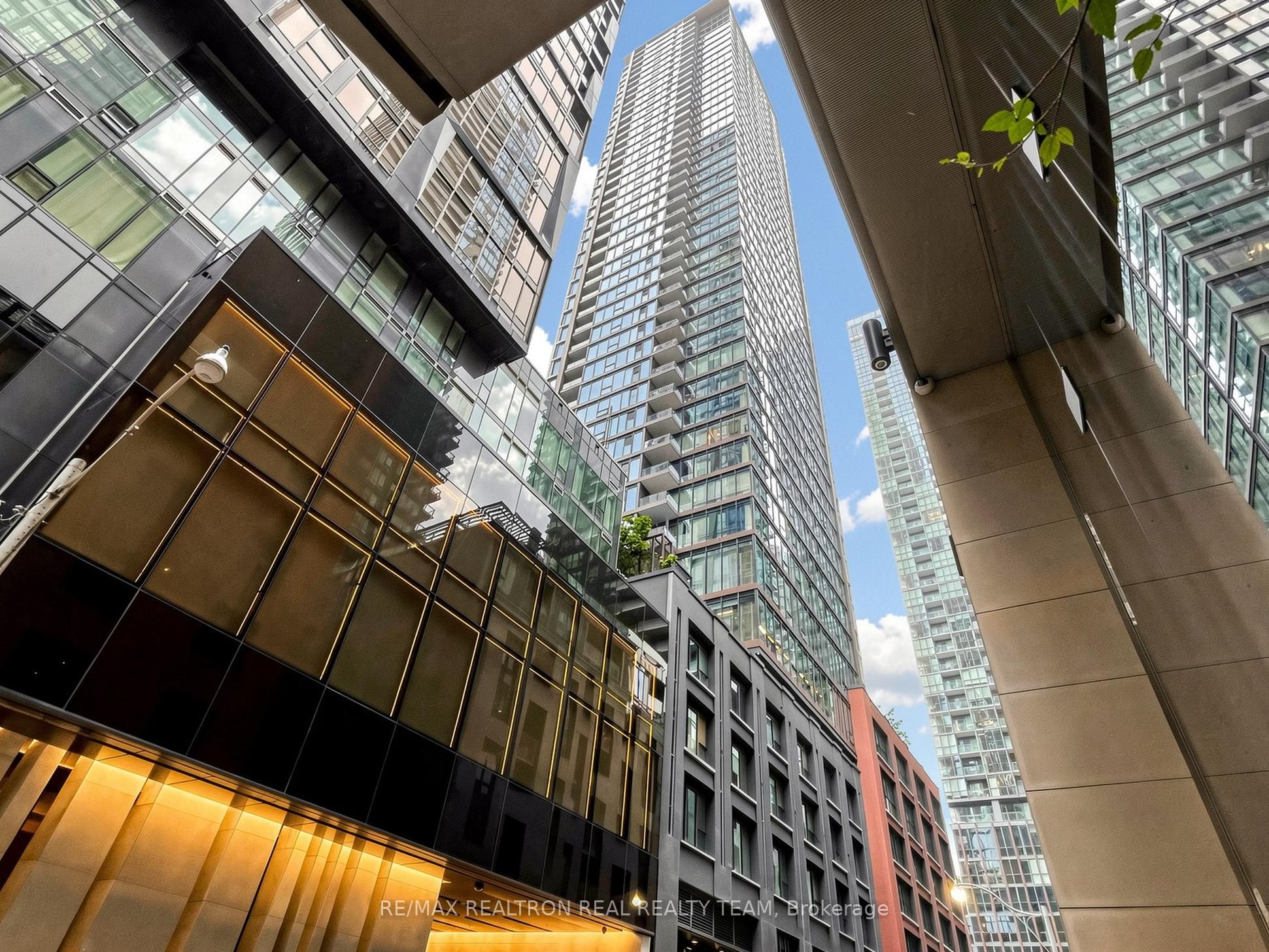 55 Mercer Street 2807, Toronto, ON M5V 1H3 photo 3