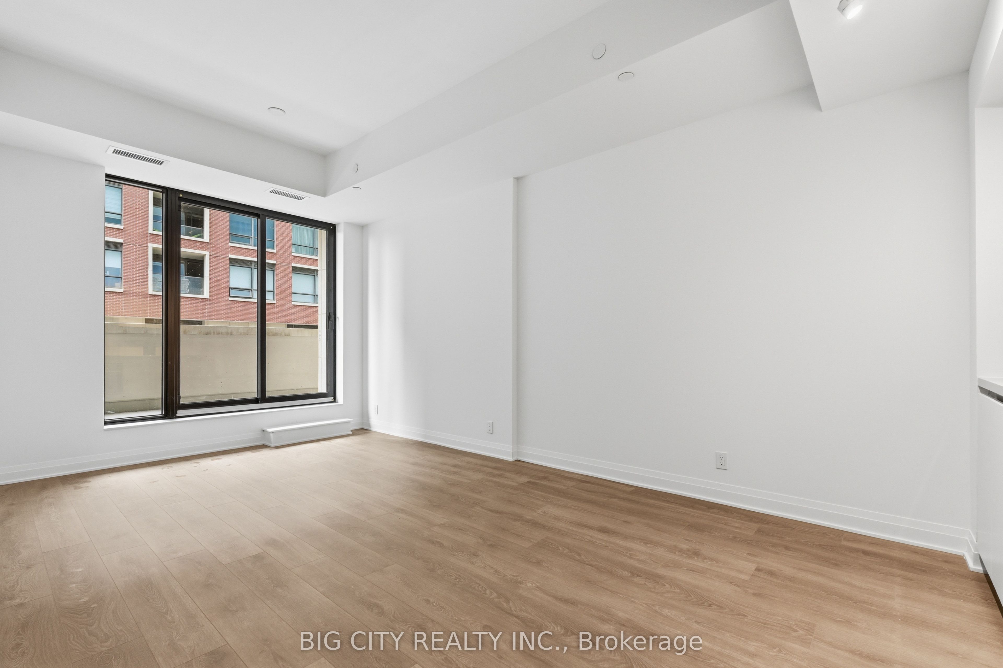 25 Frederick Todd Way 209, Toronto, ON M4G 0C9 photo 3