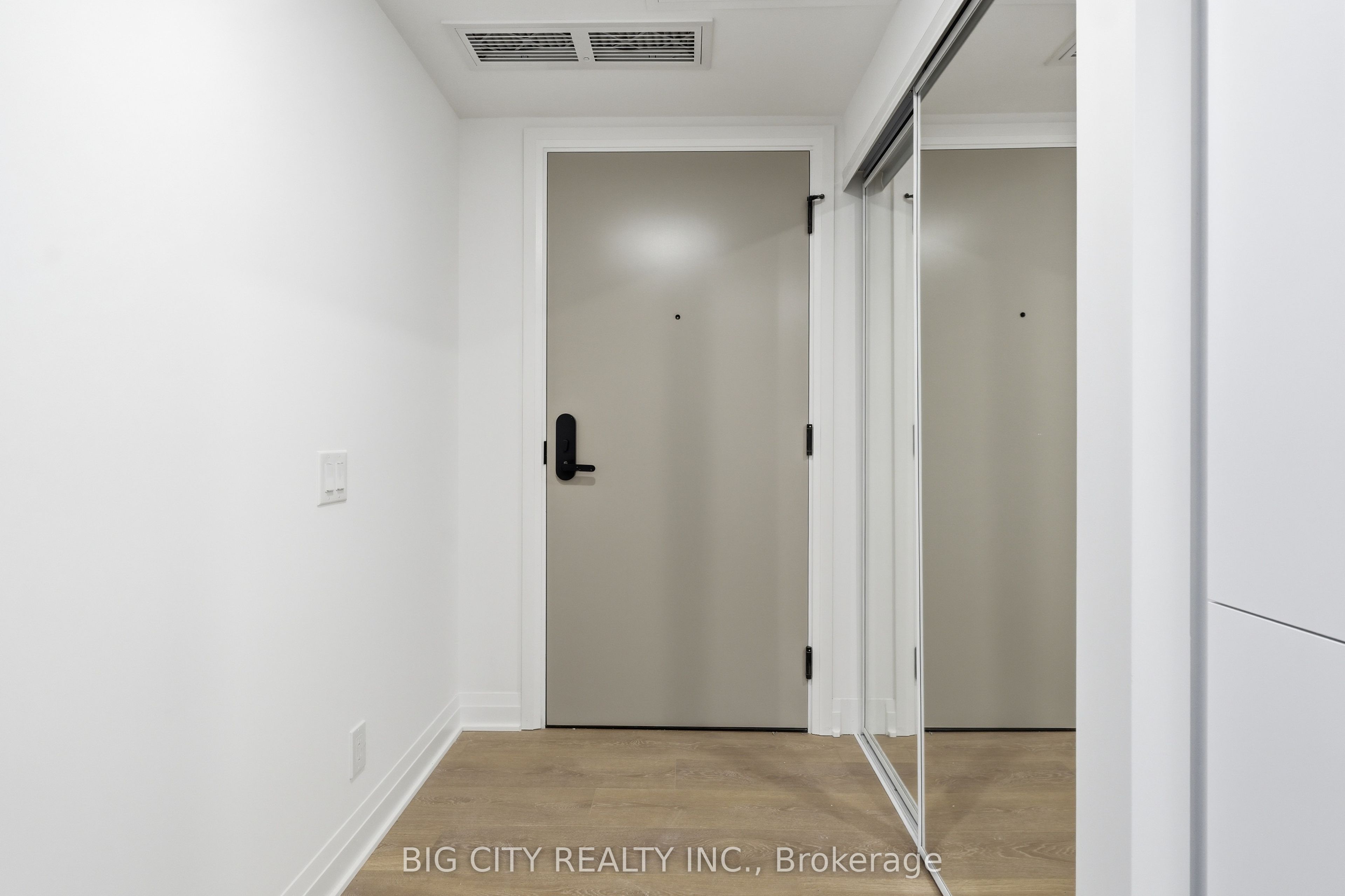25 Frederick Todd Way 606, Toronto, ON M4G 0C9 photo 2